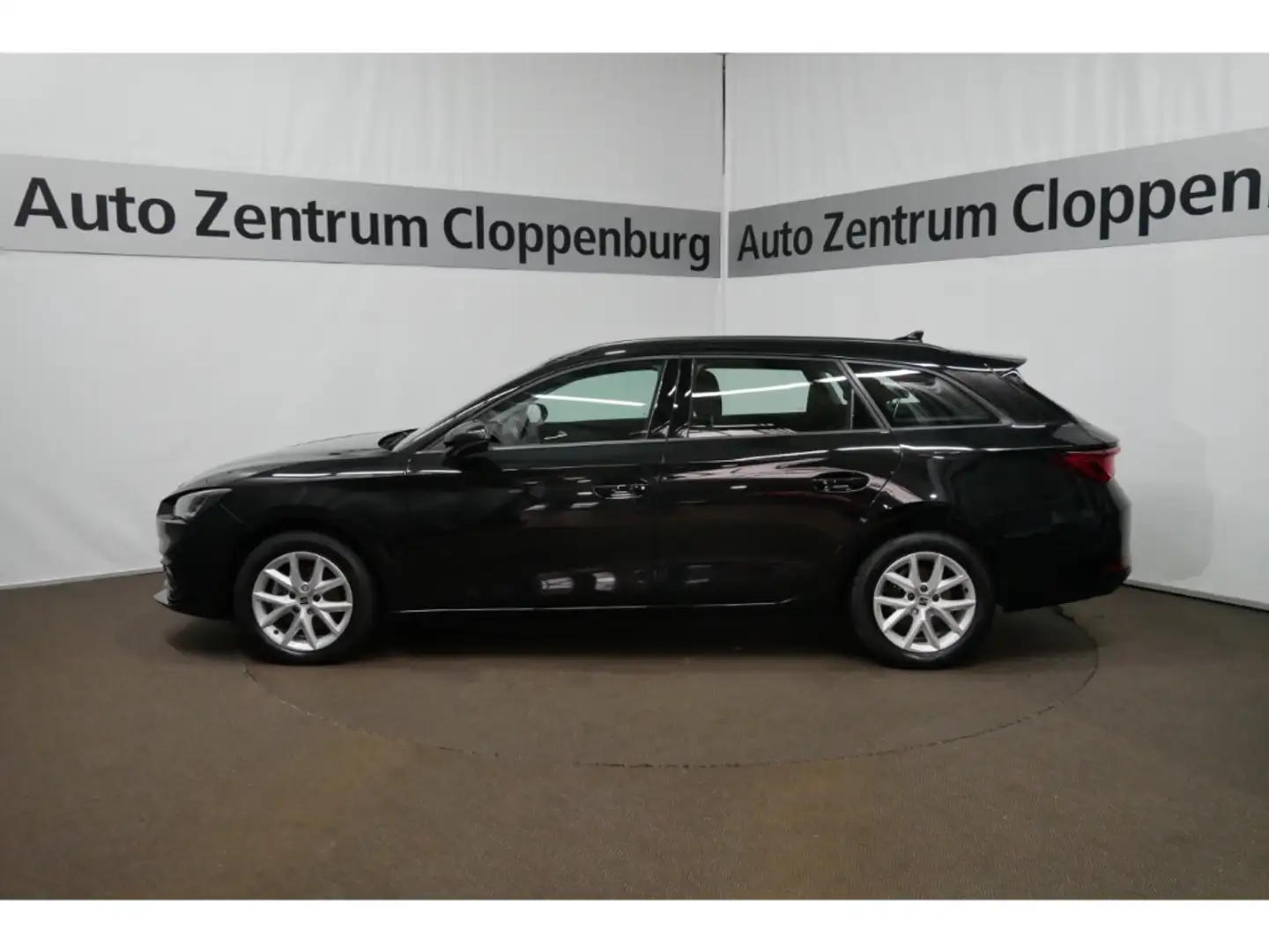 SEAT Leon Sportstourer Style1.5 TSI LED+Navi+PDC+Virt Noir - 2
