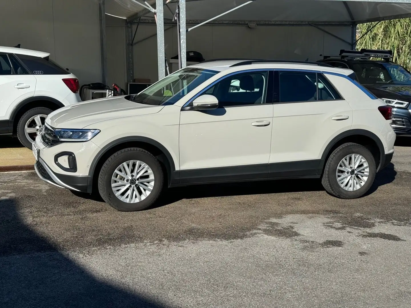 Volkswagen T-Roc 1.0 tsi Style 110CV Restyling Bej - 2