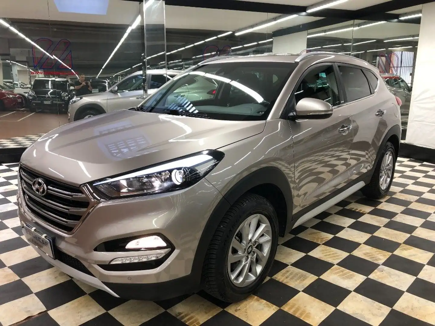 Hyundai TUCSON 1.7 CRDi XPossible Argento - 1