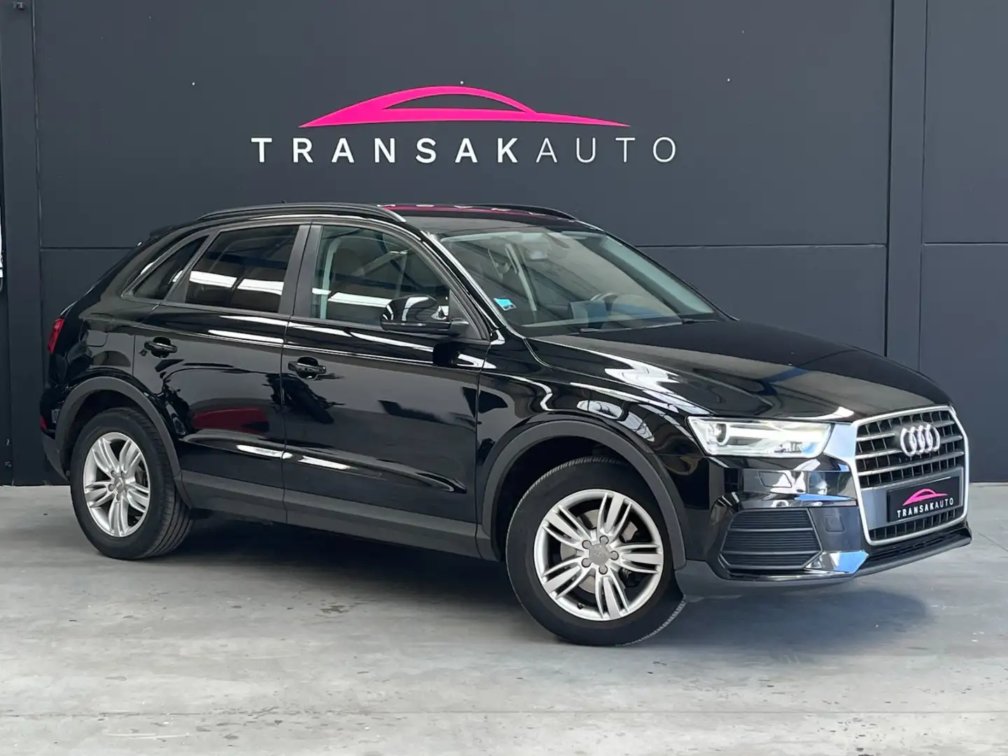 Audi Q3 Noir - 1