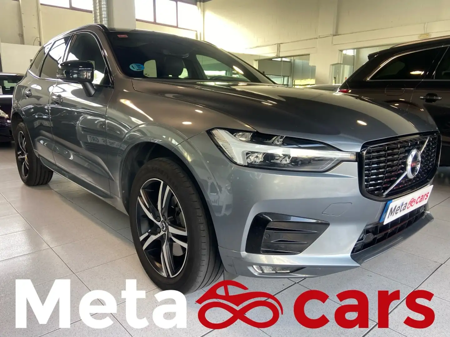 Volvo XC60 B4 R-Design FWD Aut. Gris - 1