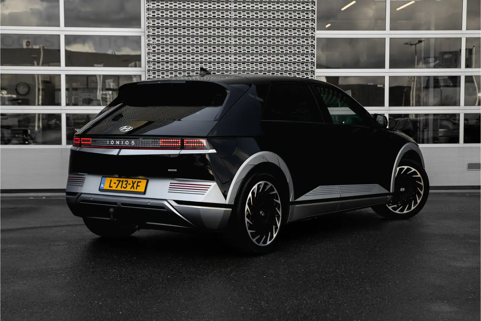 Hyundai IONIQ 5 Project 45 AWD 73kWh | Leder | Rondom Camera | Tre Zwart - 2