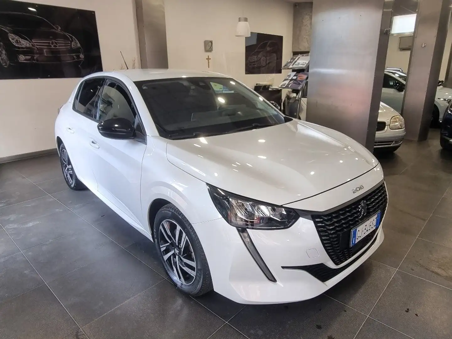 Peugeot 208 PureTech 100 Stop&Start 5 porte Allure Pack Blanc - 2