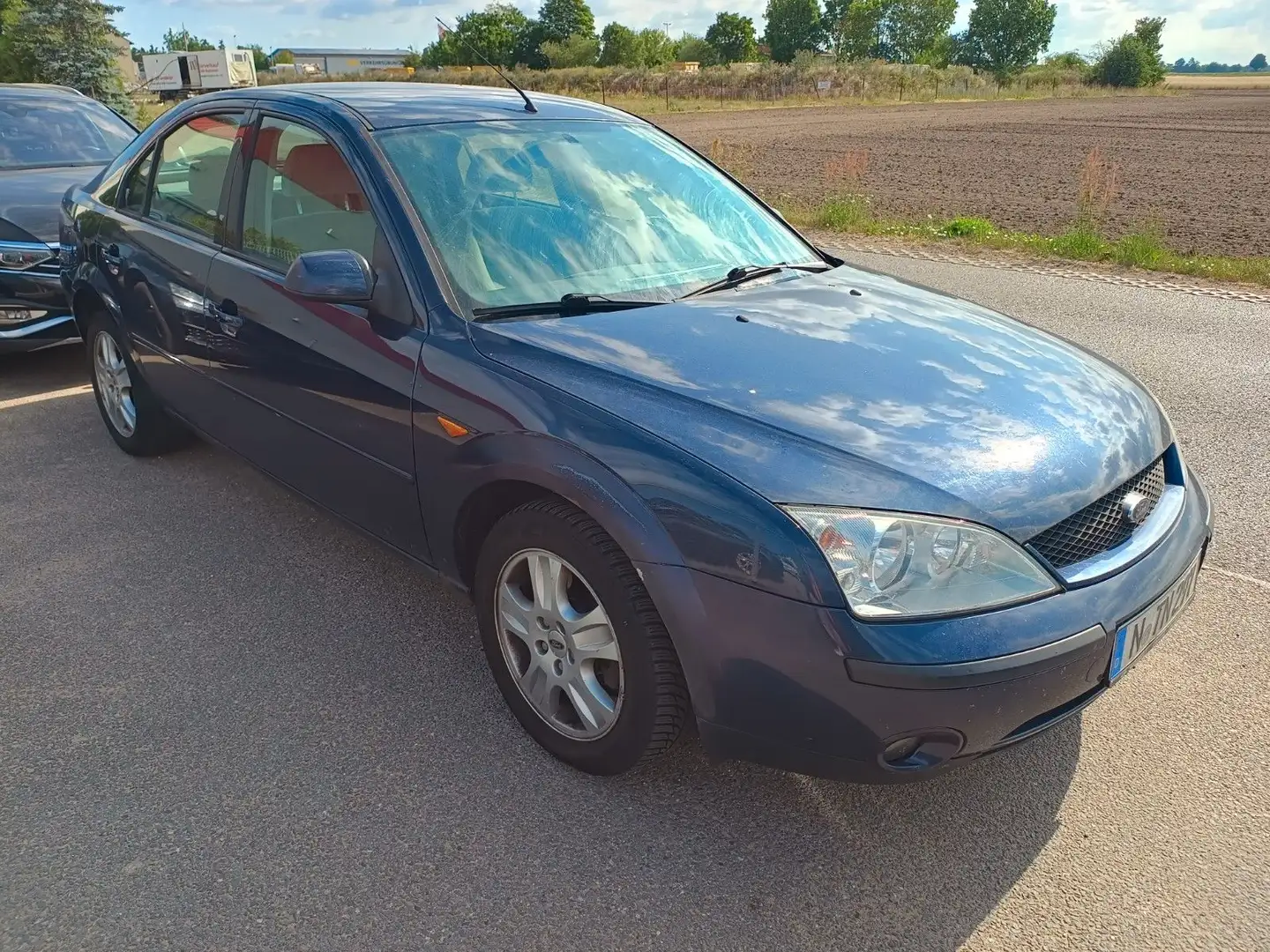 Ford Mondeo 2.0TD 85 kW Ghia Albastru - 2