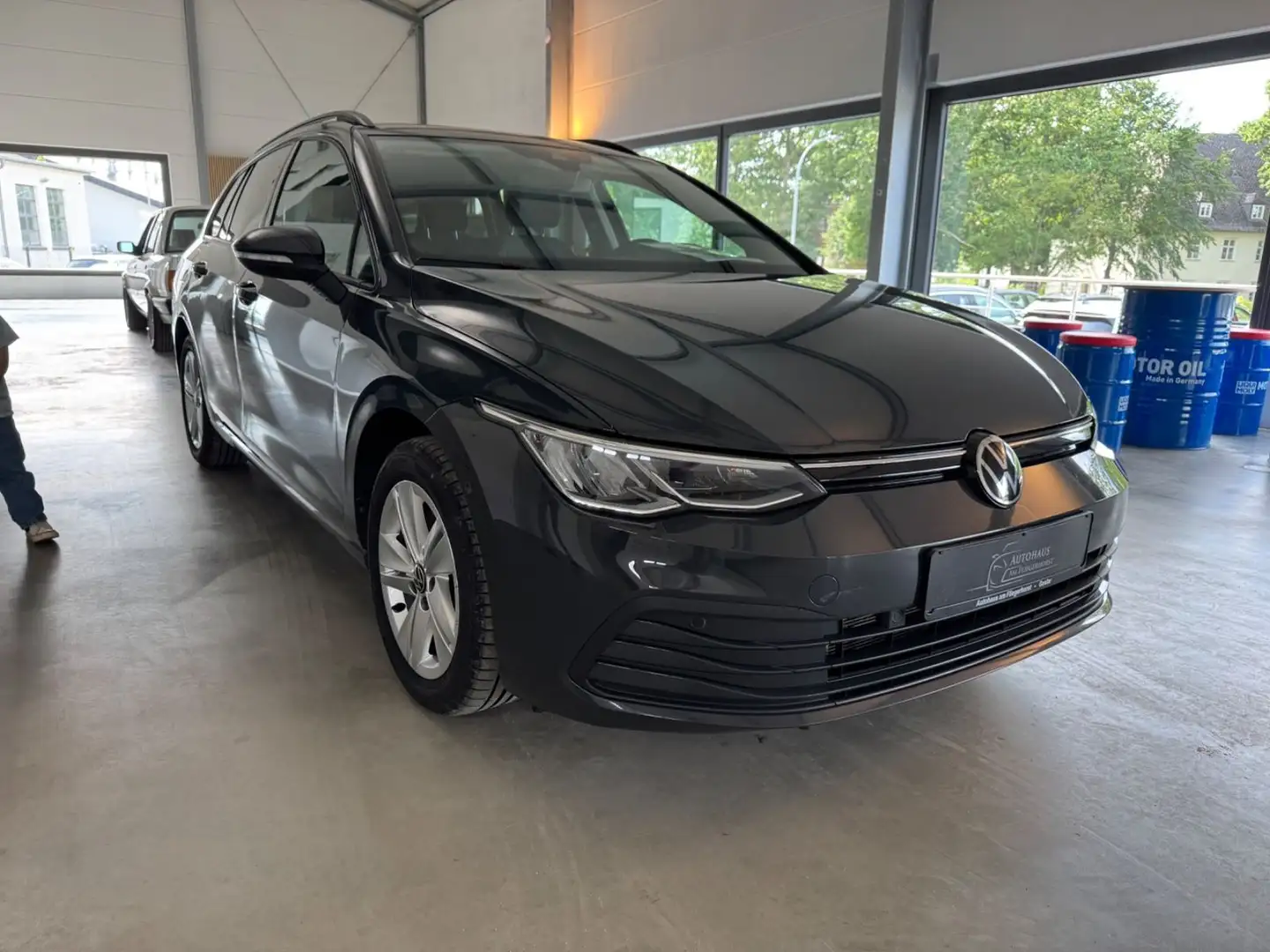 Volkswagen Golf VIII Variant 2.0 TDI Life LED/Memory/AHK Grau - 2