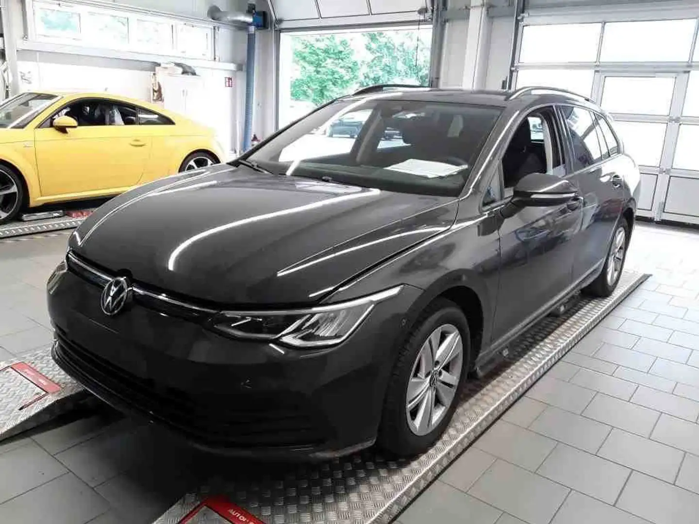 Volkswagen Golf VIII Variant 2.0 TDI Life LED/Memory/AHK Gris - 1