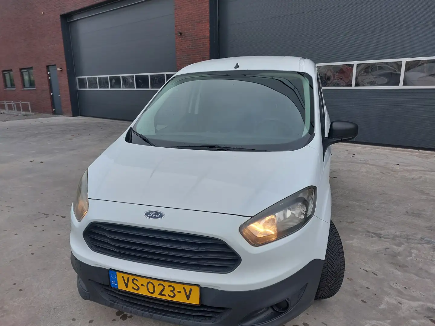 Ford Transit Courier 1.5 TDCI Economy Edition AIRCO Wit - 2