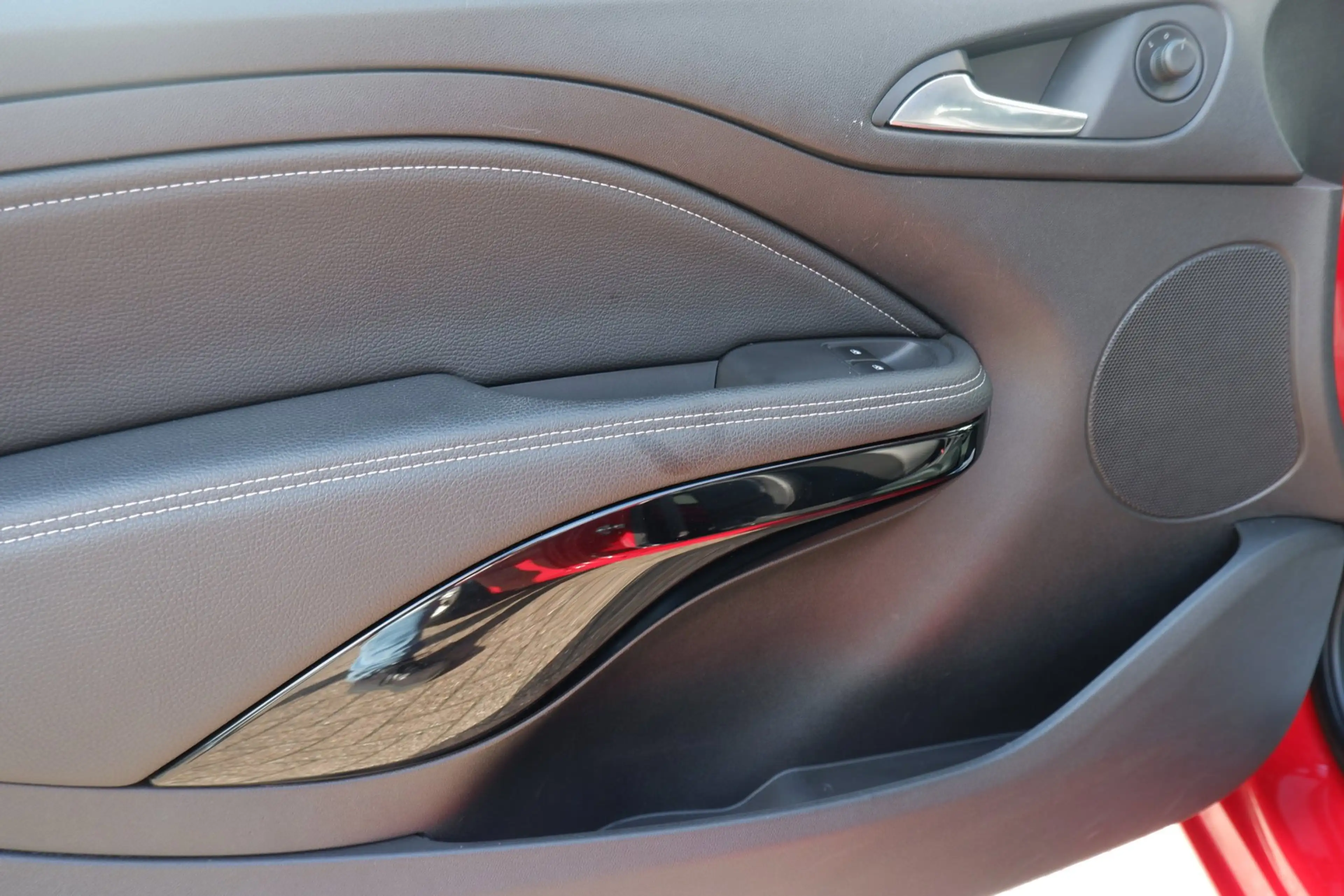 Opel Adam 1.4 Glam — photo 11