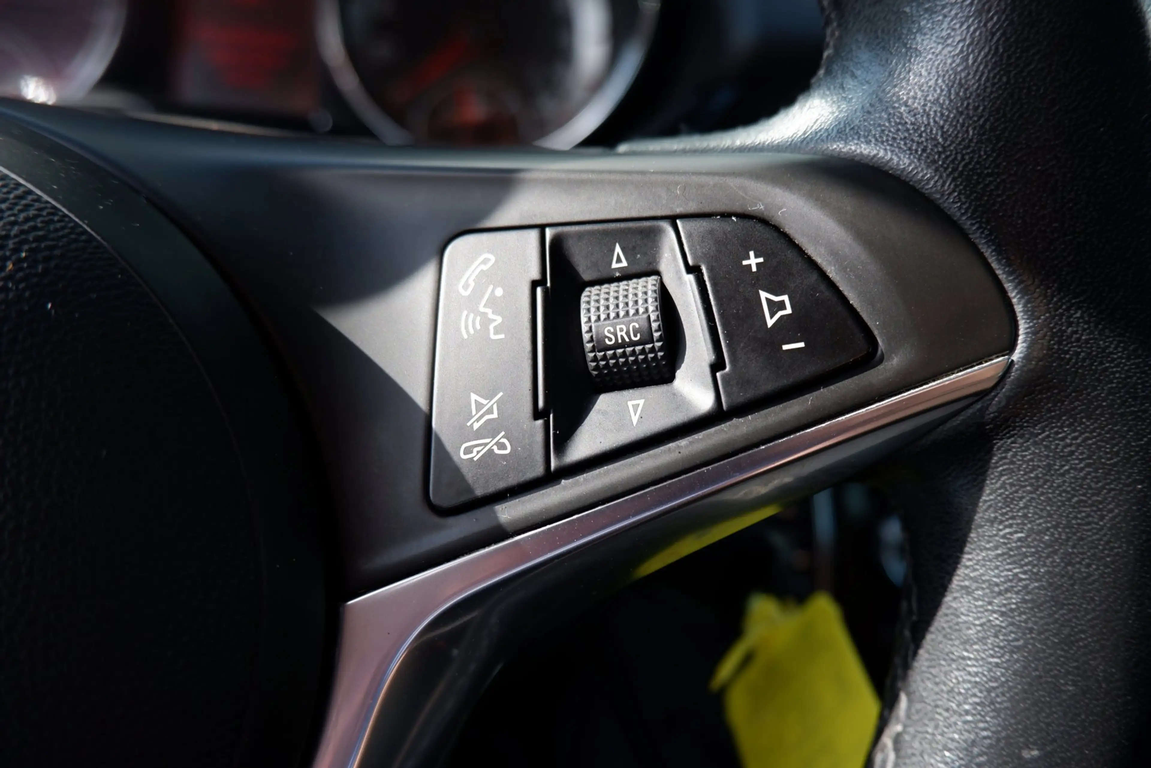 Opel Adam 1.4 Glam — photo 15