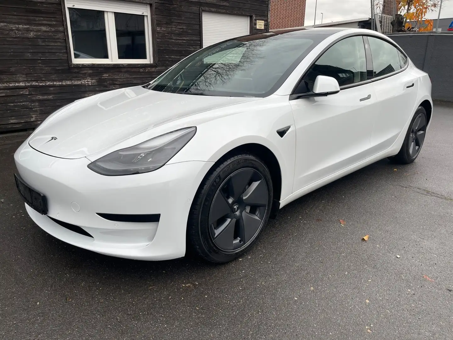 Tesla Model 3 Standard Range Plus RWD WALLBOX*LED*PANO Weiß - 1