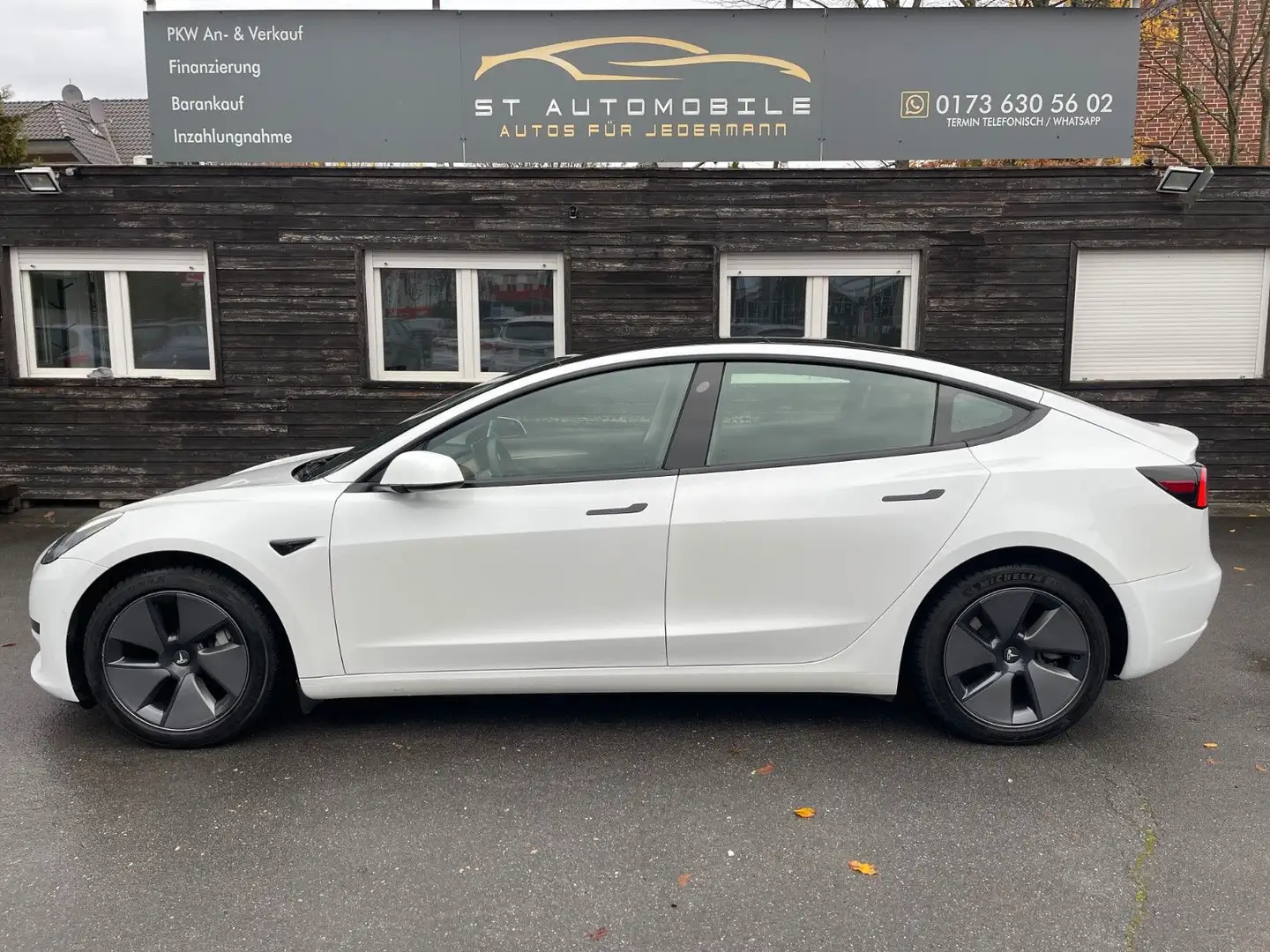 Tesla Model 3 Standard Range Plus RWD WALLBOX*LED*PANO Weiß - 2