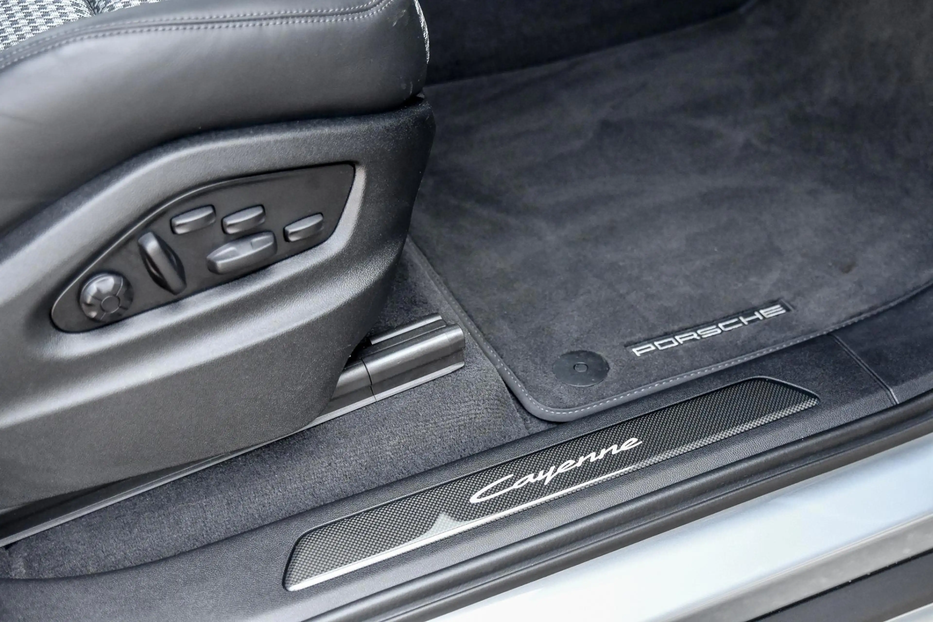 Porsche Cayenne Coupé 3.0 E-Hybrid. GT Pakket. Carbon, Leder, Soft — photo 21