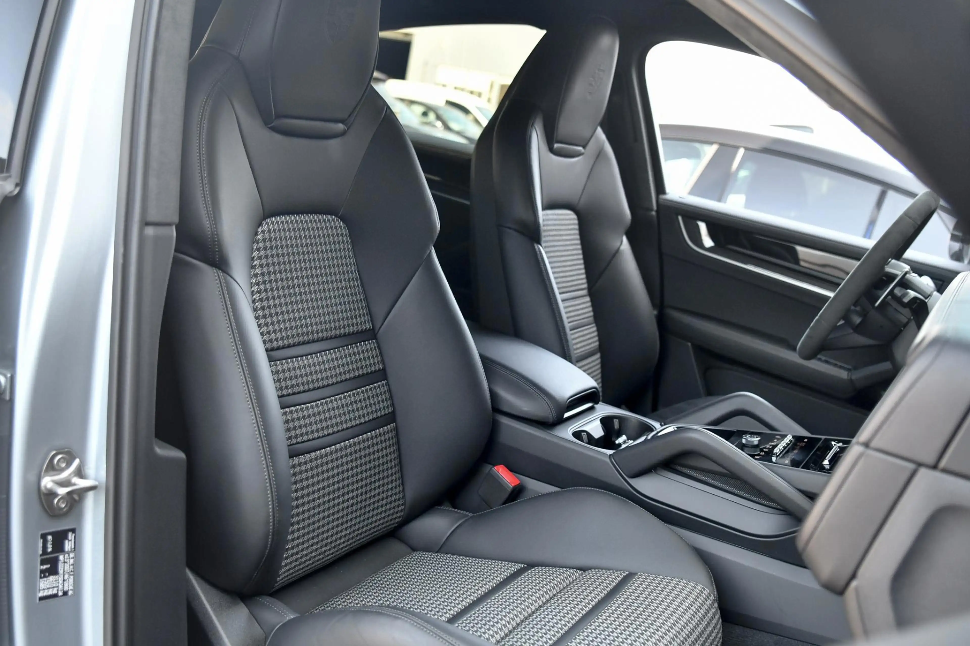 Porsche Cayenne Coupé 3.0 E-Hybrid. GT Pakket. Carbon, Leder, Soft — photo 19