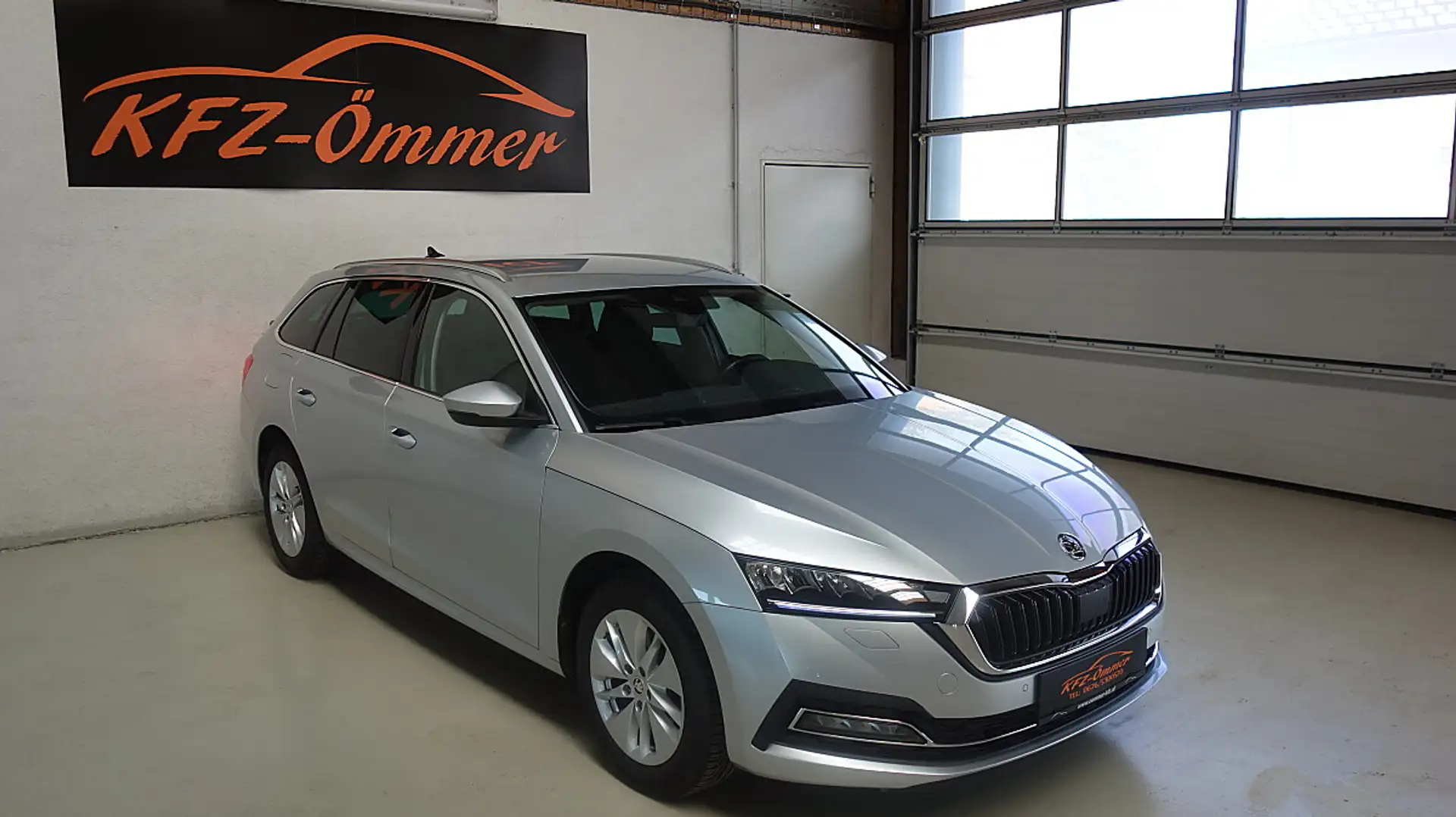 Skoda Octavia Combi 2,0 TDI Amb. Virtual,Kamera,Navi,SHZ,LED,... Silber - 2