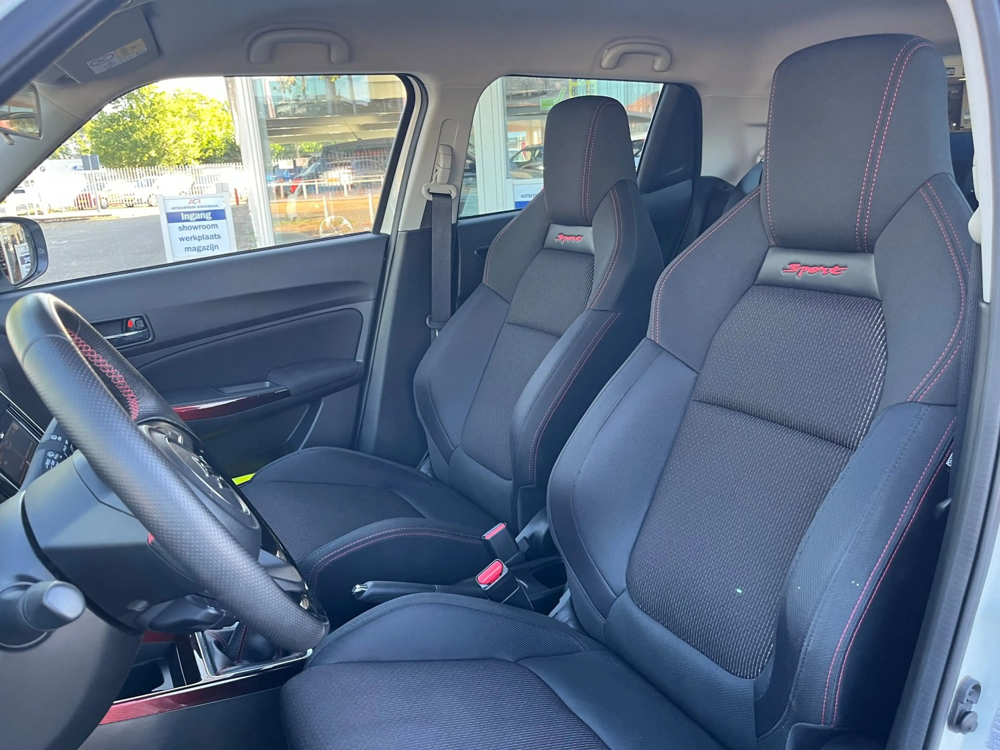 Suzuki Swift 1.4 Sport Smart Hybrid — photo 13