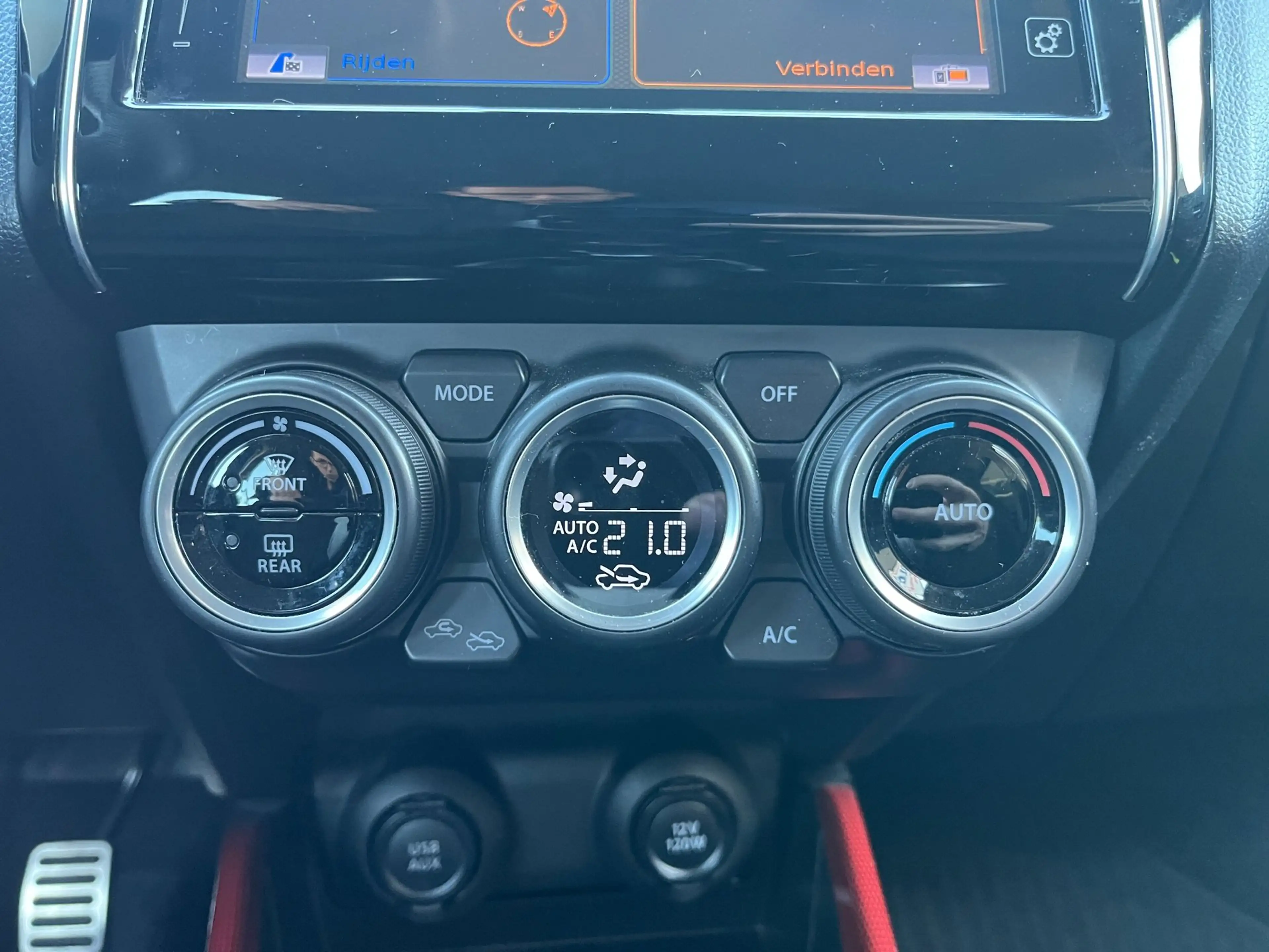 Suzuki Swift 1.4 Sport Smart Hybrid — photo 23