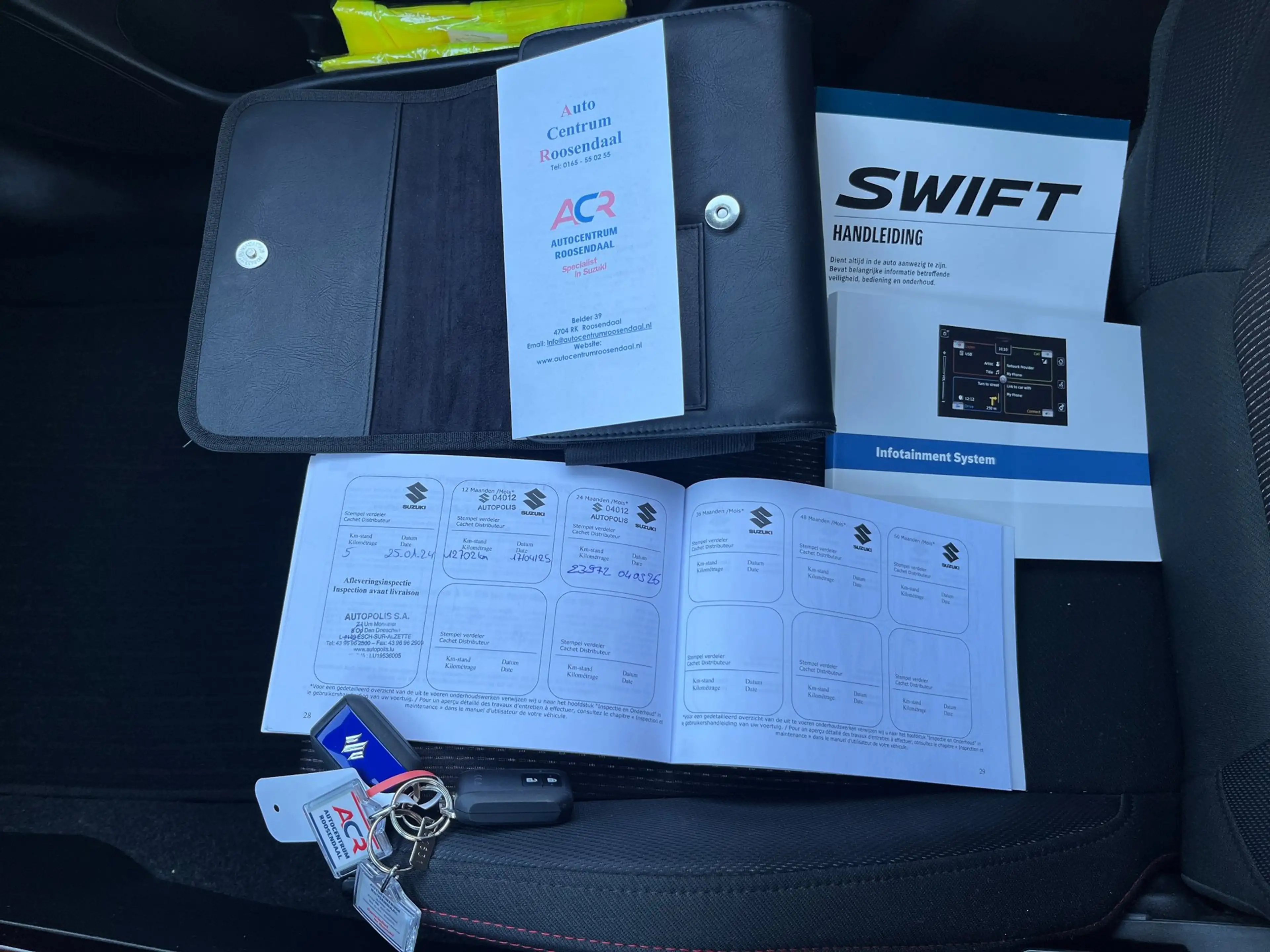Suzuki Swift 1.4 Sport Smart Hybrid — photo 31