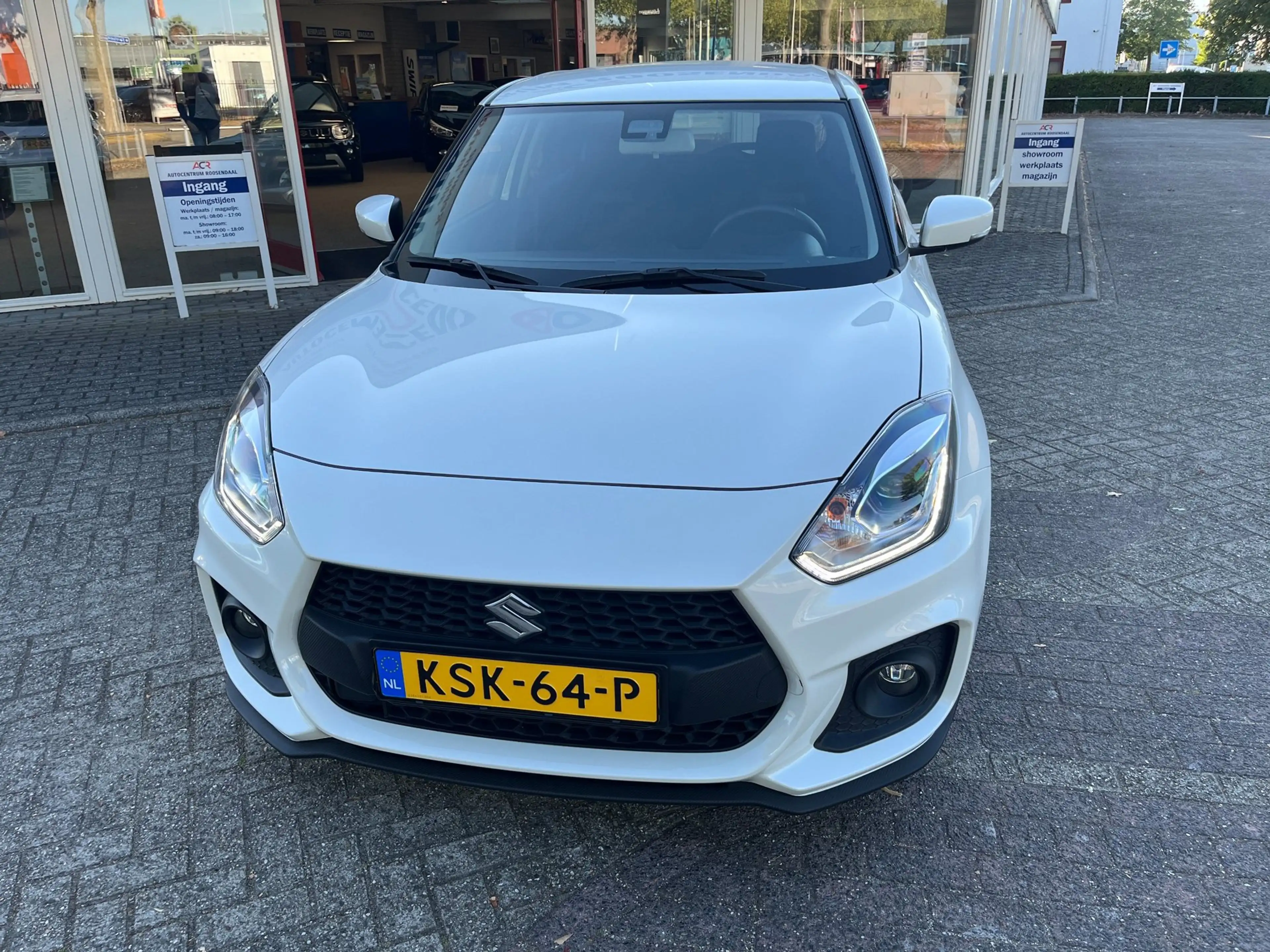 Suzuki Swift 1.4 Sport Smart Hybrid — photo 2