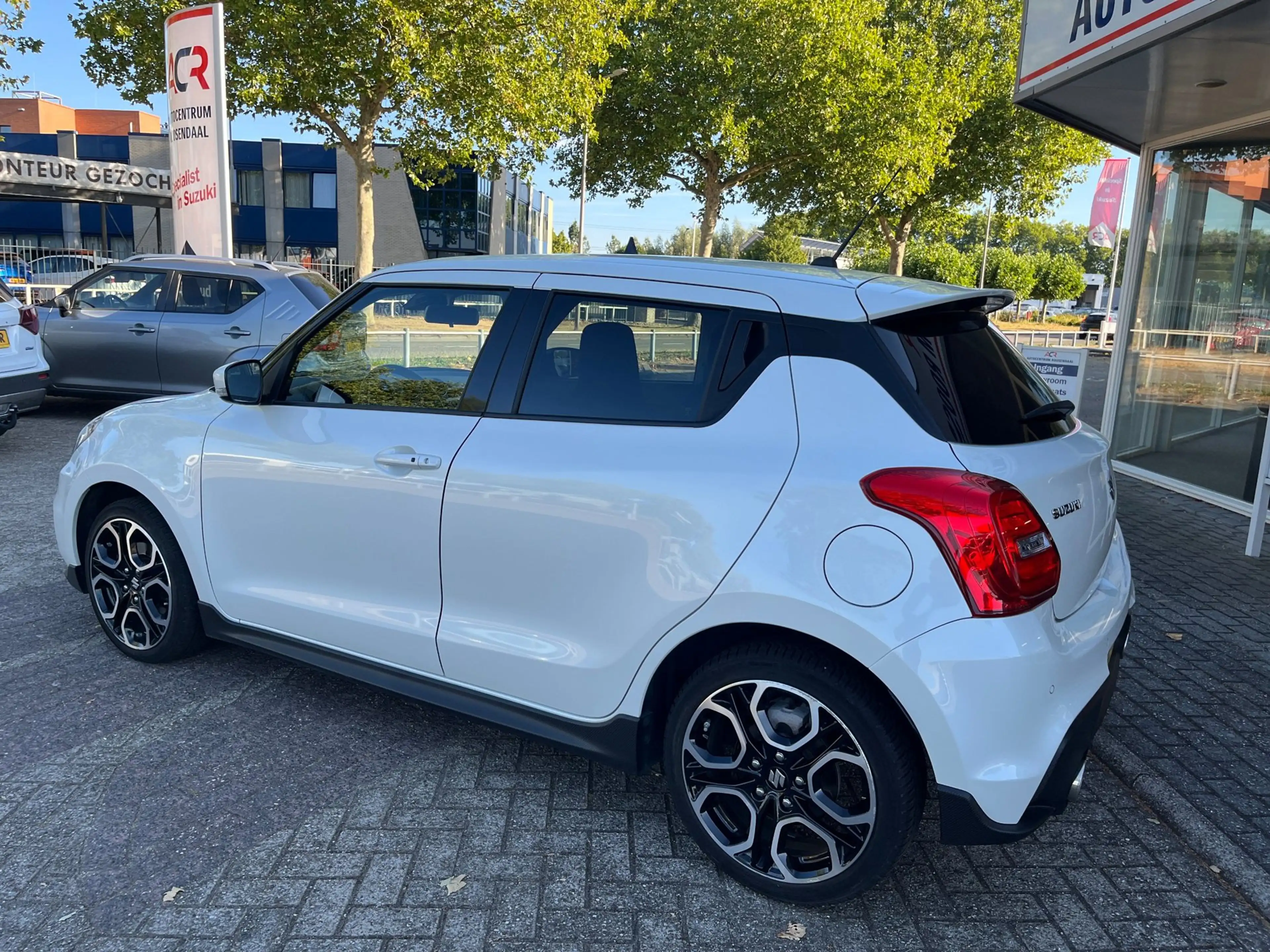 Suzuki Swift 1.4 Sport Smart Hybrid — photo 4