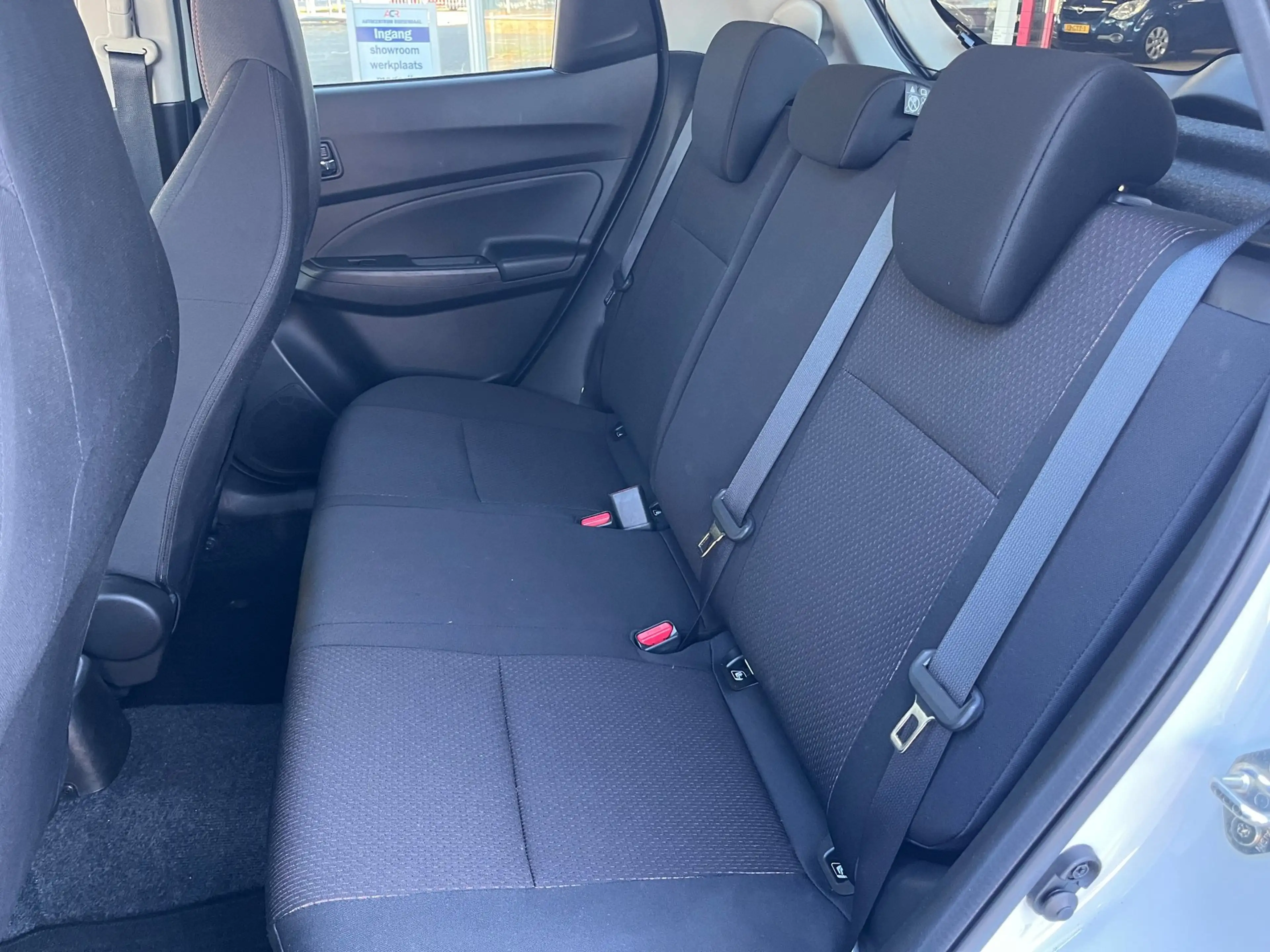 Suzuki Swift 1.4 Sport Smart Hybrid — photo 15