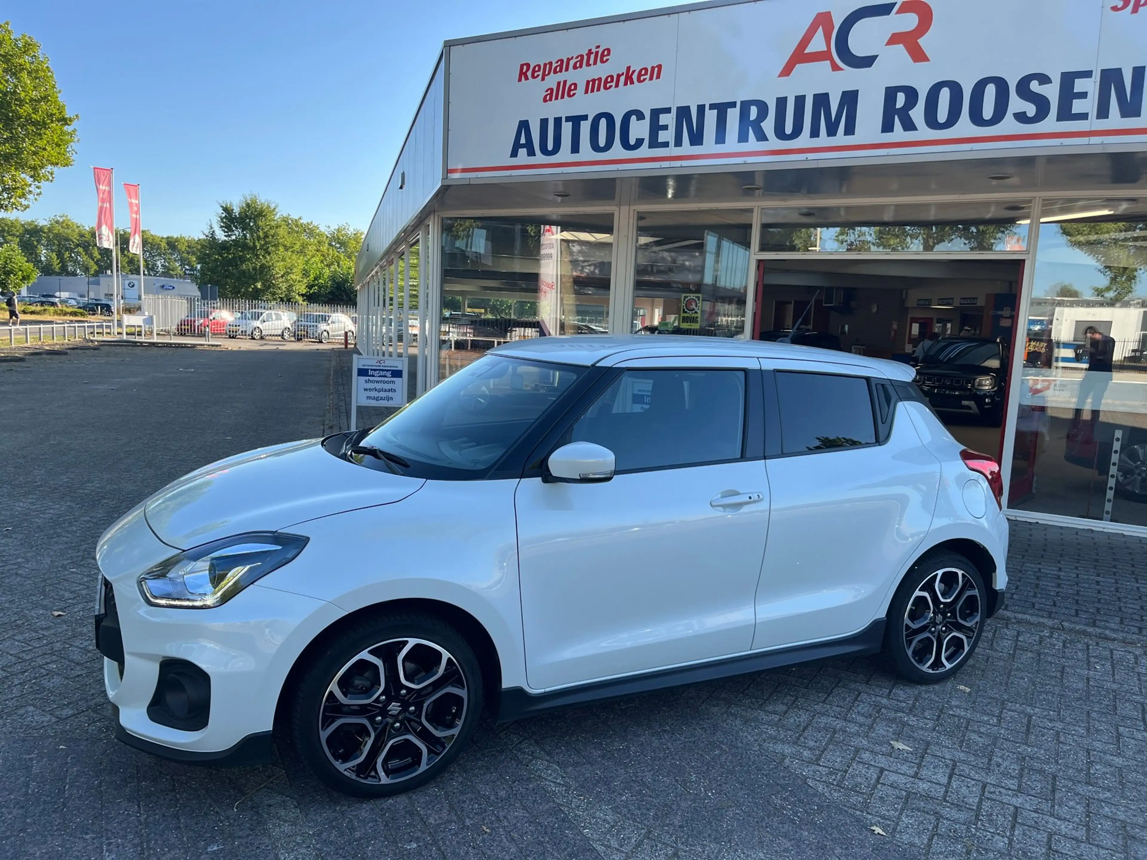 Suzuki Swift 1.4 Sport Smart Hybrid — photo 3