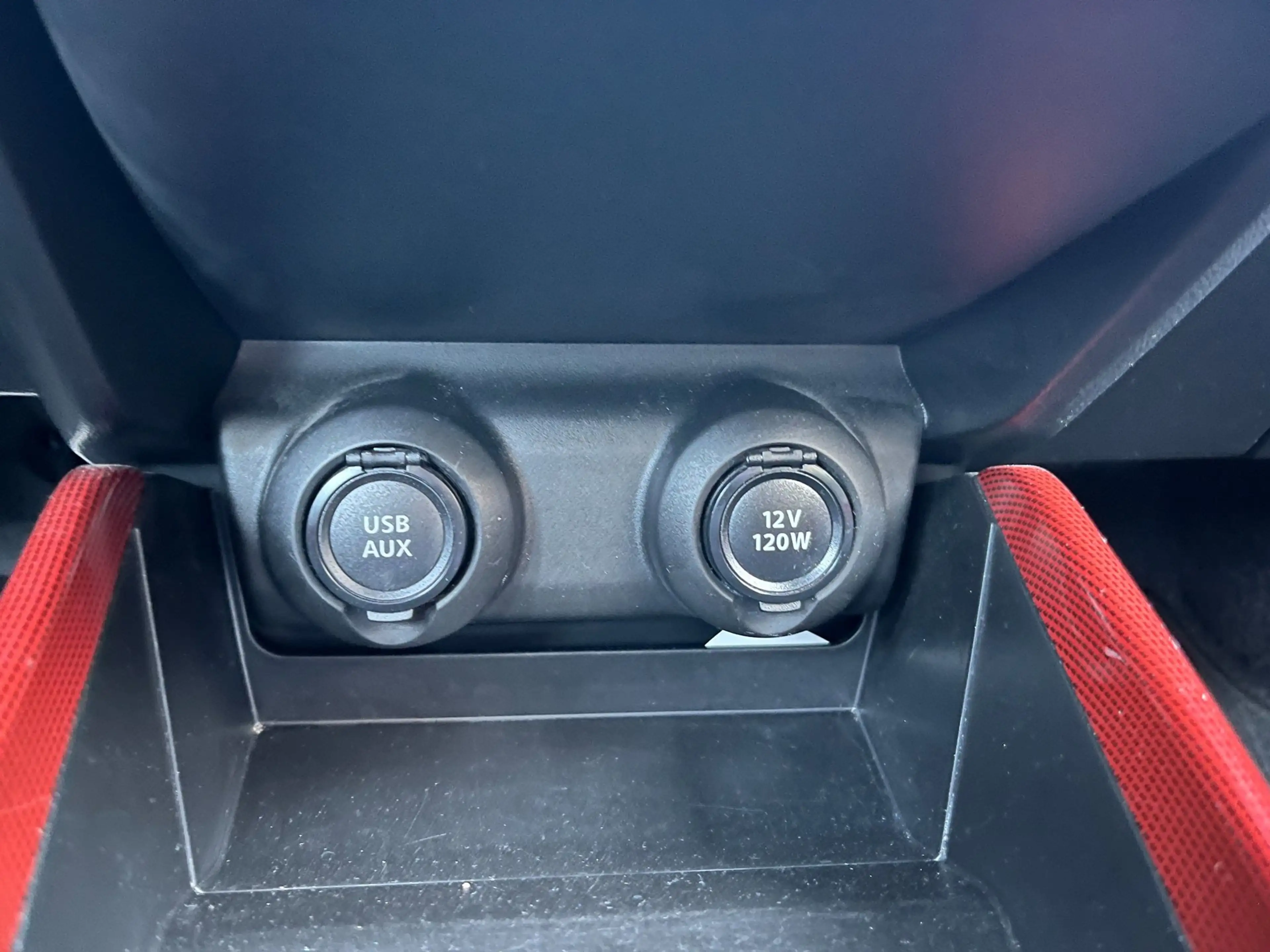 Suzuki Swift 1.4 Sport Smart Hybrid — photo 28