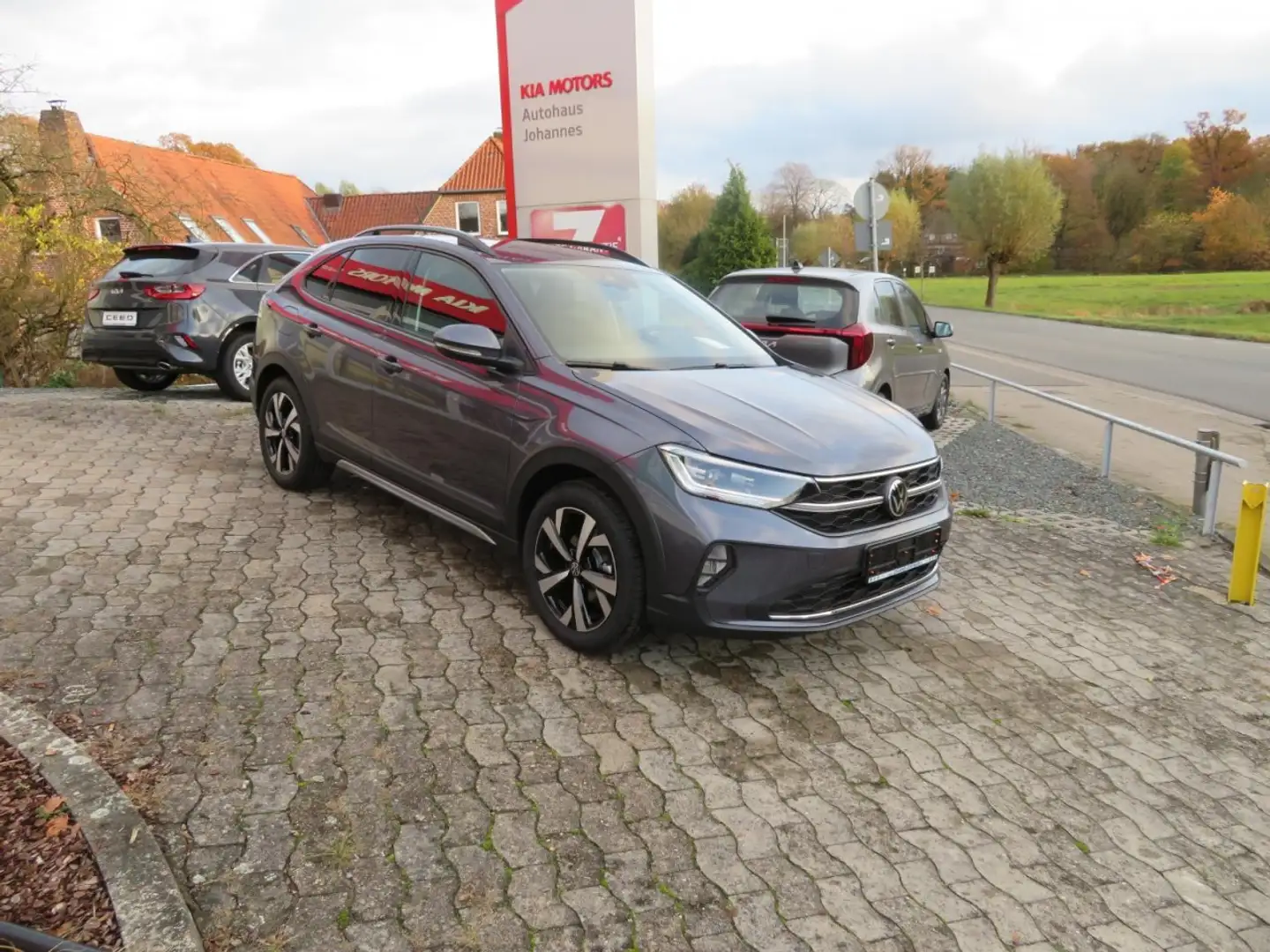 Volkswagen Taigo 1.0 TSI Life DSG 7 Automatik Klima Rückfahrkamera Grijs - 2