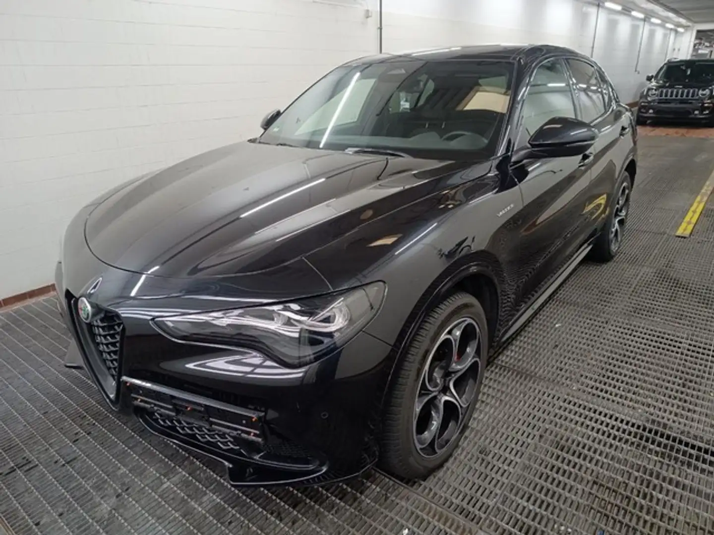 Alfa Romeo Stelvio VELOCE Q4 AUTO*LED*CARPLAY*20 ZOLL*TRAUM Чёрный - 2