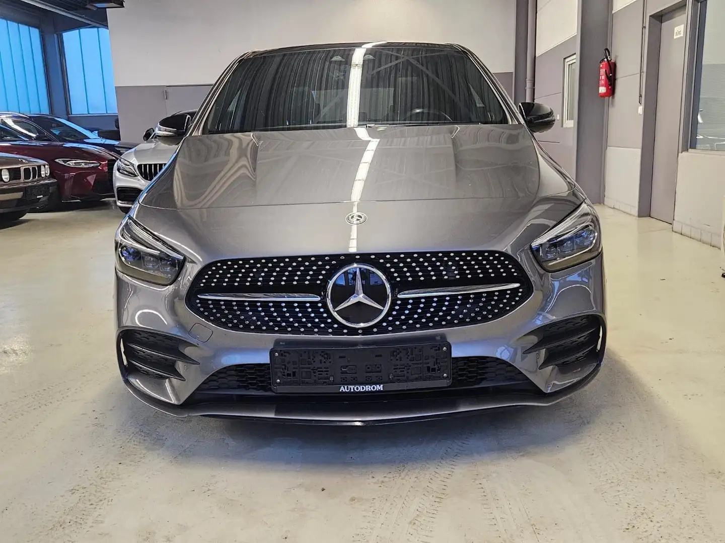 Mercedes-Benz B 200 AMG+Burmester+Memory+MBUX+AHK Grau - 2