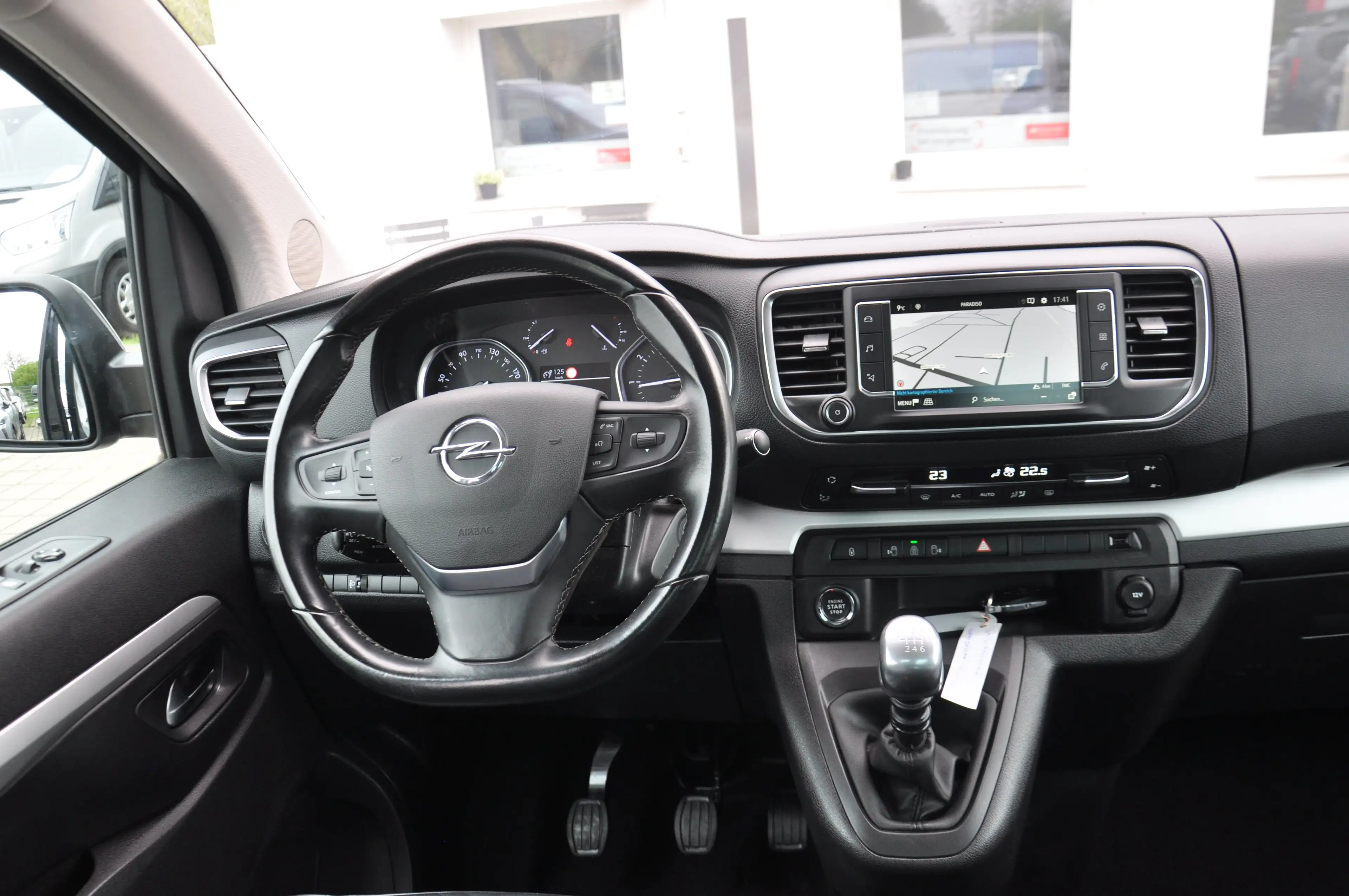 Opel Zafira Life Innovation M AHK-PANO-HUD-LEDER-XENON-NAVI-RKAM — photo 10