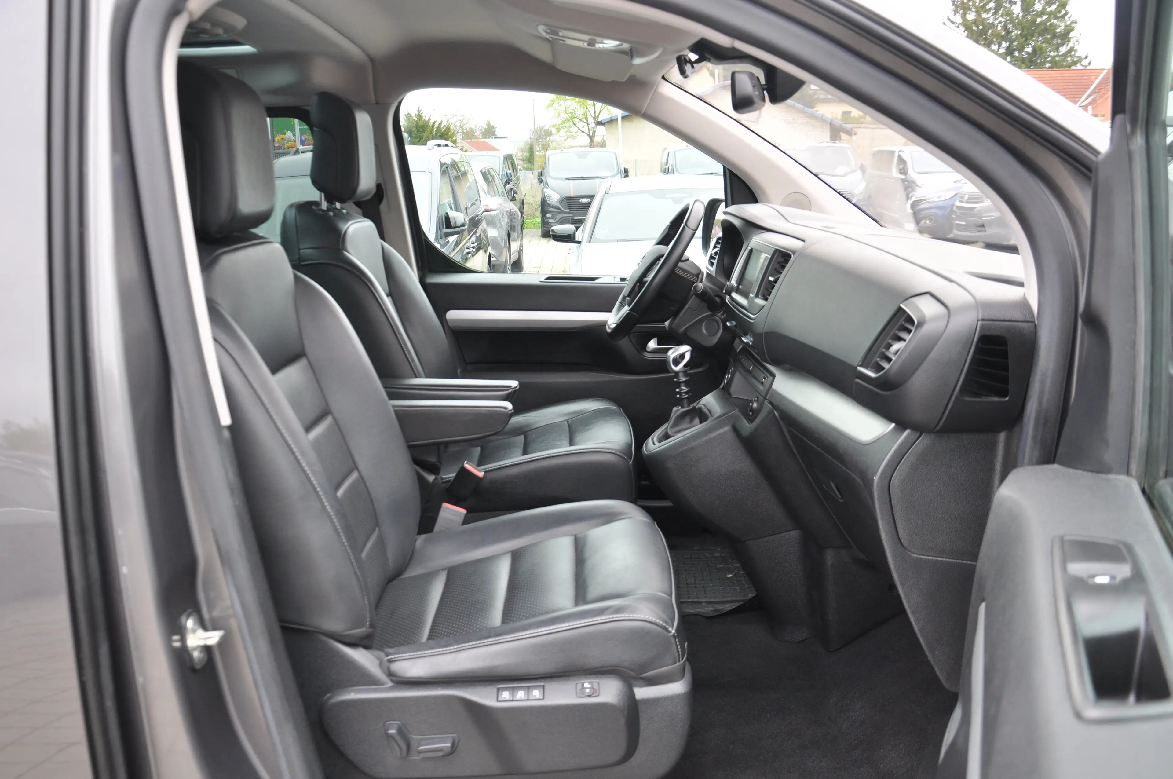 Opel Zafira Life Innovation M AHK-PANO-HUD-LEDER-XENON-NAVI-RKAM — photo 12