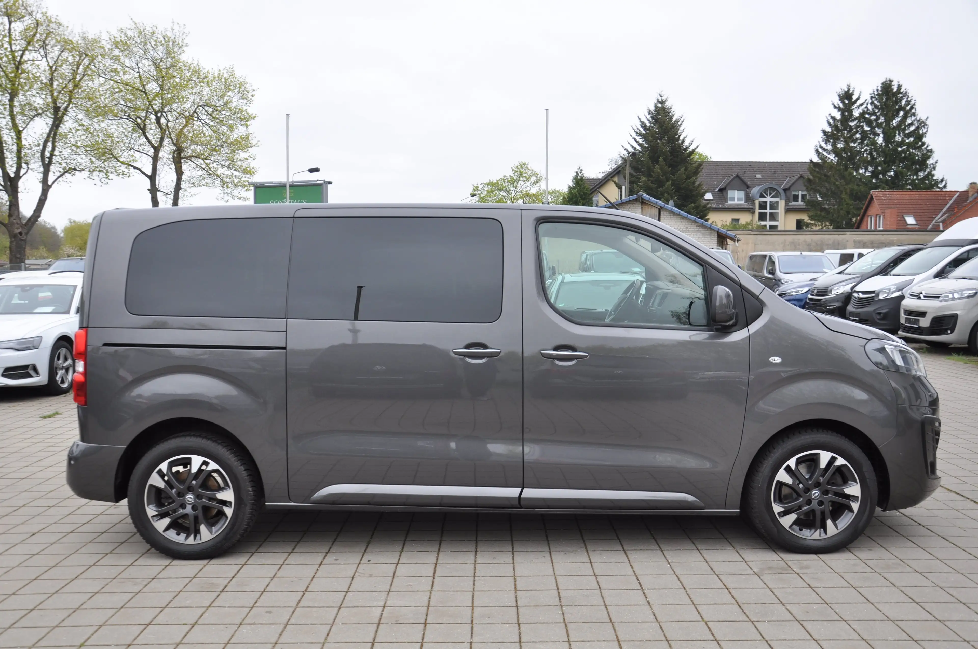 Opel Zafira Life Innovation M AHK-PANO-HUD-LEDER-XENON-NAVI-RKAM — photo 8