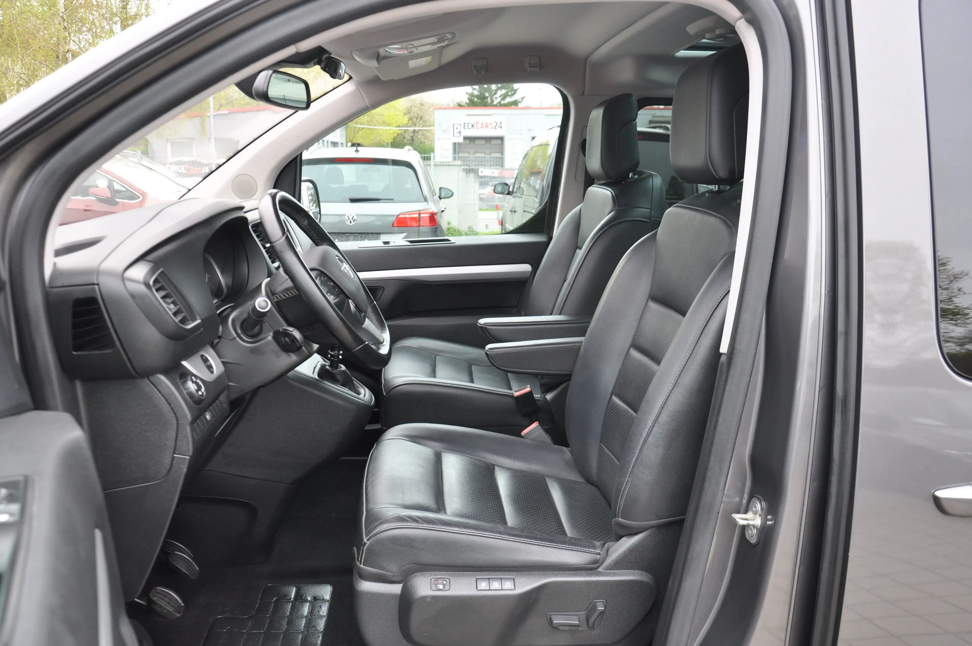 Opel Zafira Life Innovation M AHK-PANO-HUD-LEDER-XENON-NAVI-RKAM — photo 11