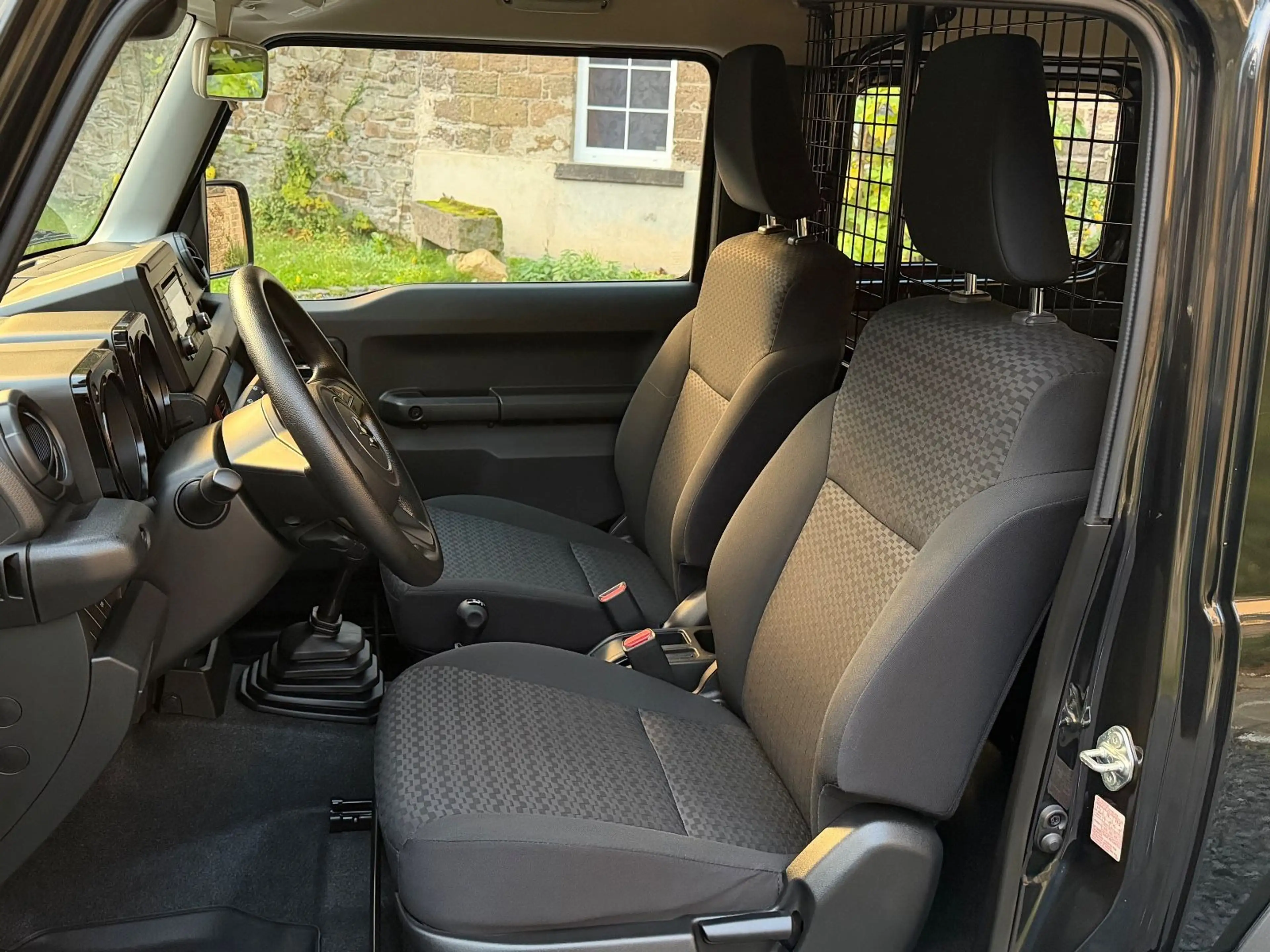 Suzuki Jimny 1.5 Comfort AllGrip NFZ LED LKW A+T Reifen — photo 25