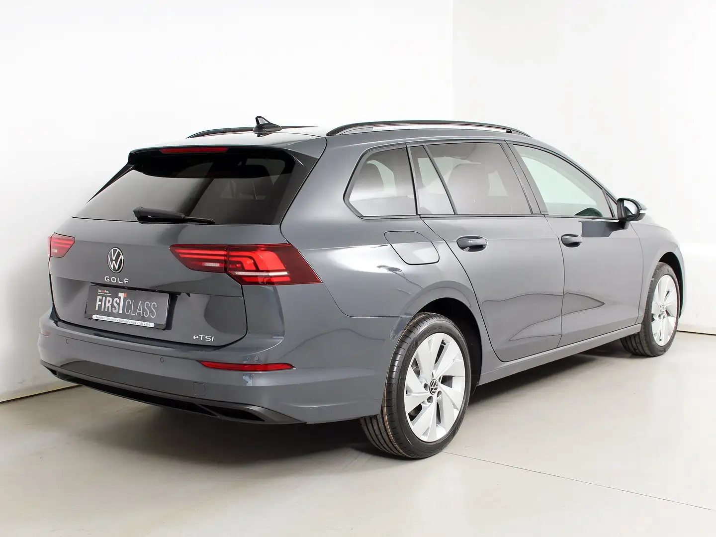 Volkswagen Golf Variant Business mHeV DSG Grau - 2