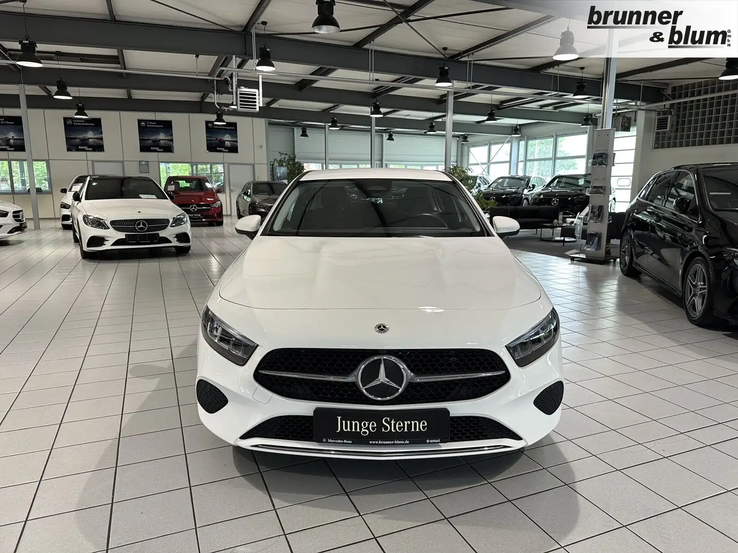 Mercedes-Benz A 180 A 180 Progressive Ad +, Kamera, MBUX, LED, Ambi BC Weiß - 2