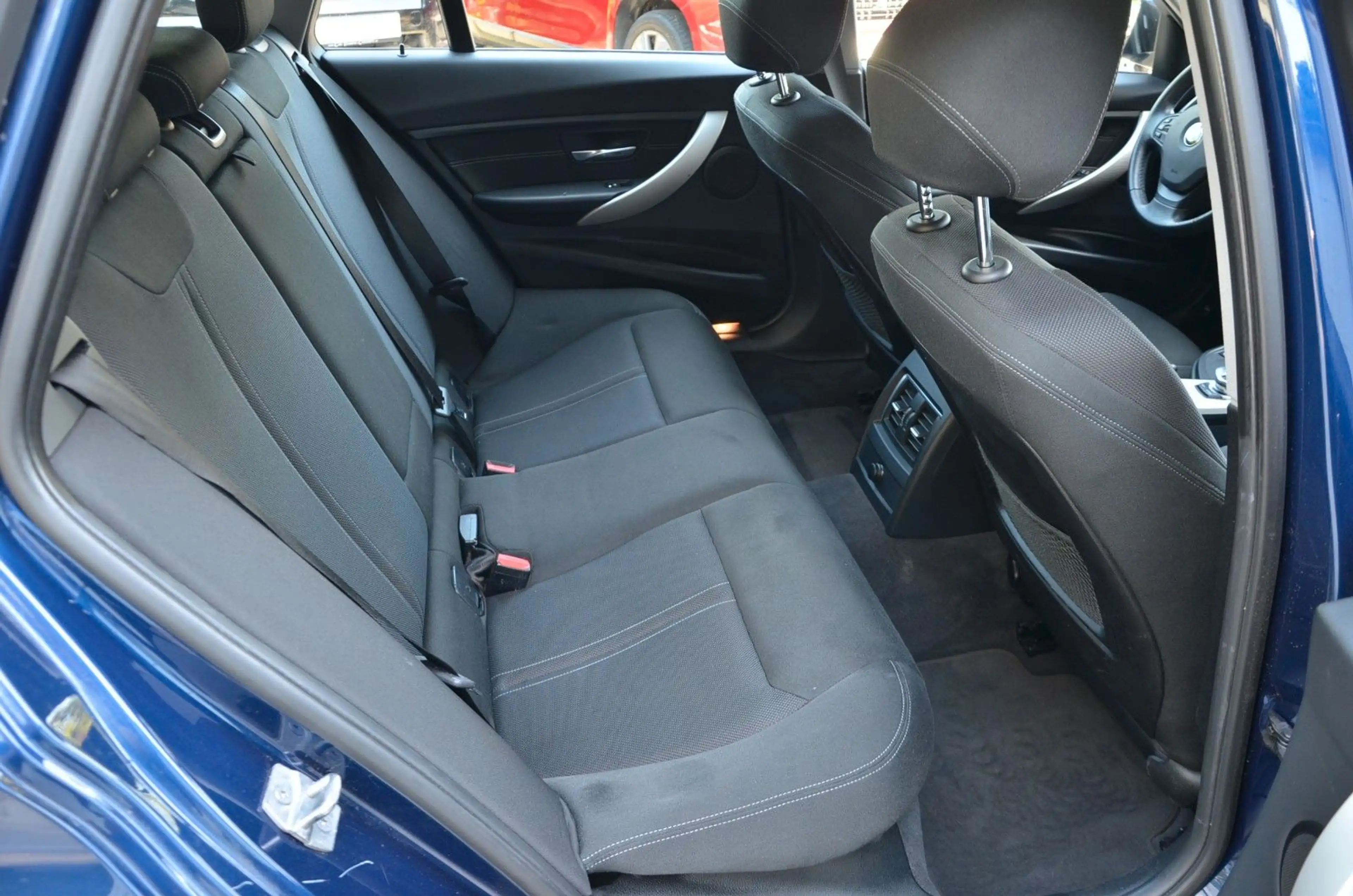 BMW 318 3 Touring 318 d Automatik LED Navi Sitzhzg. — photo 13