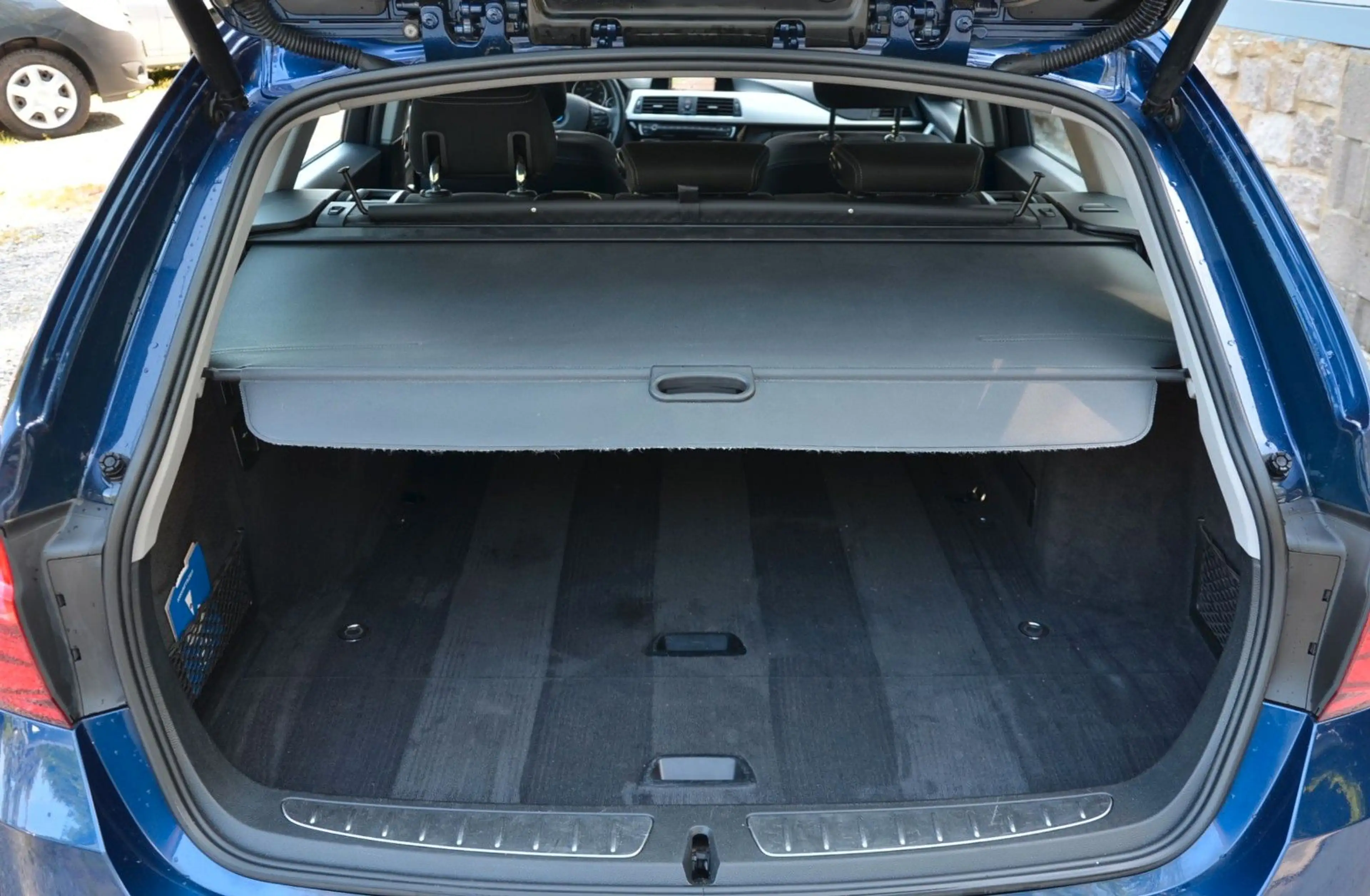 BMW 318 3 Touring 318 d Automatik LED Navi Sitzhzg. — photo 15