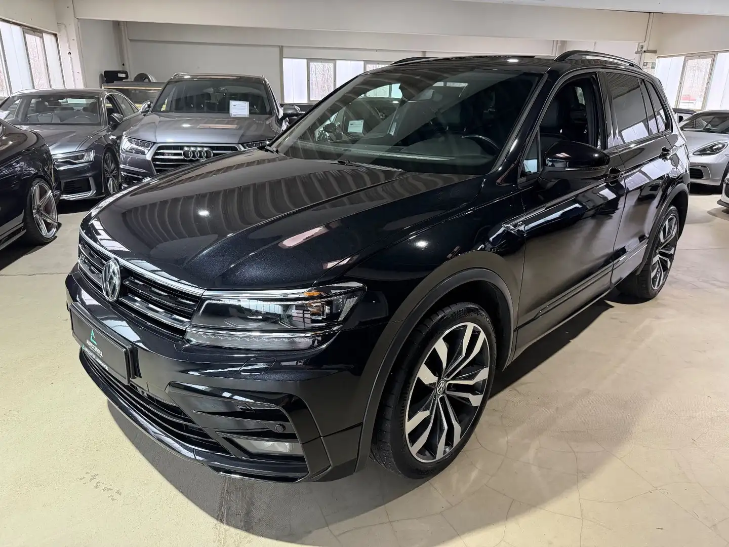 Volkswagen Tiguan Highline BMT/Start-Stopp 4Motion*R-Line*LED* Noir - 2