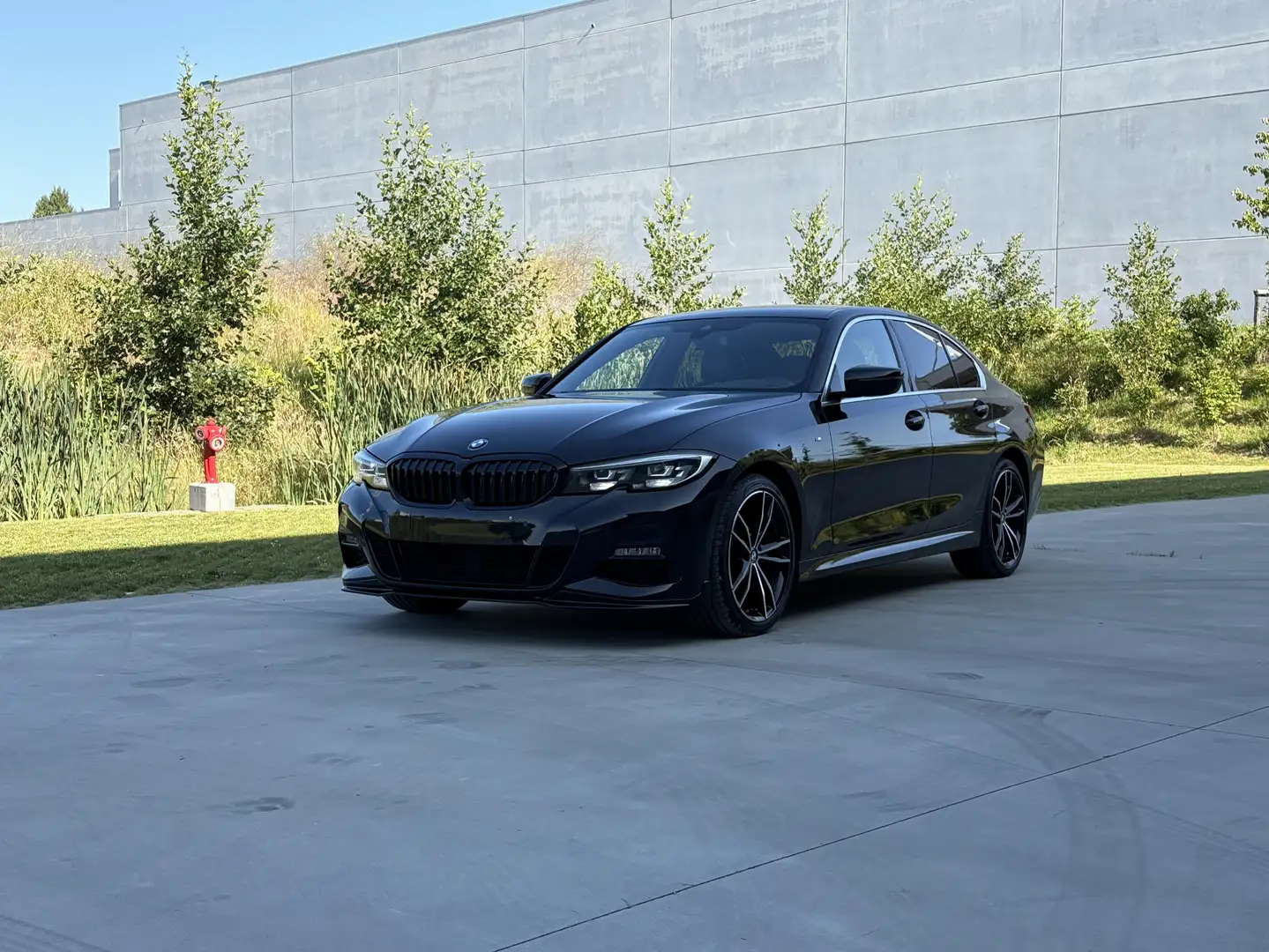 BMW 320 M pakket kamera airco navi led 19" black/black Noir - 1