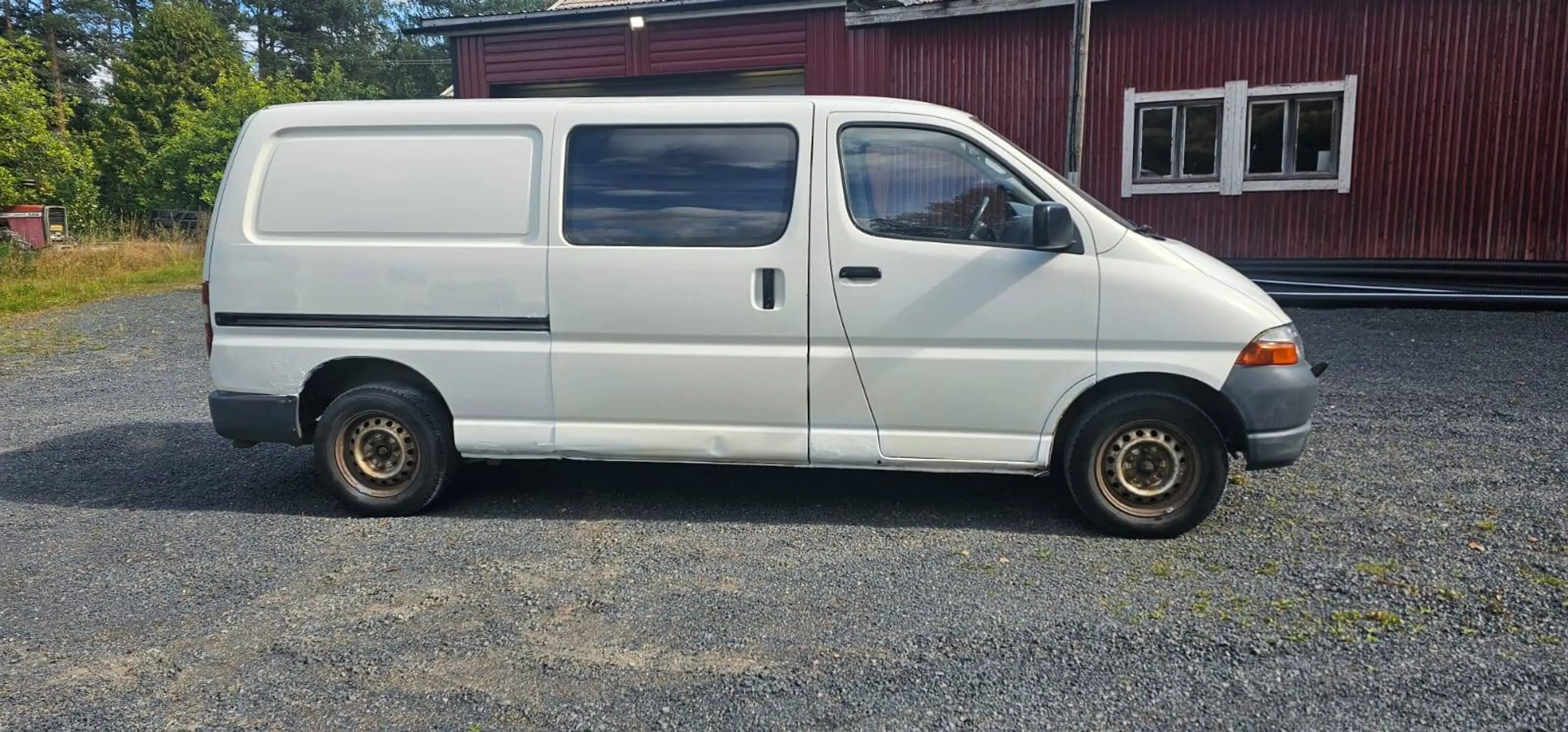 Toyota Hiace HiAce D-4D — photo 4