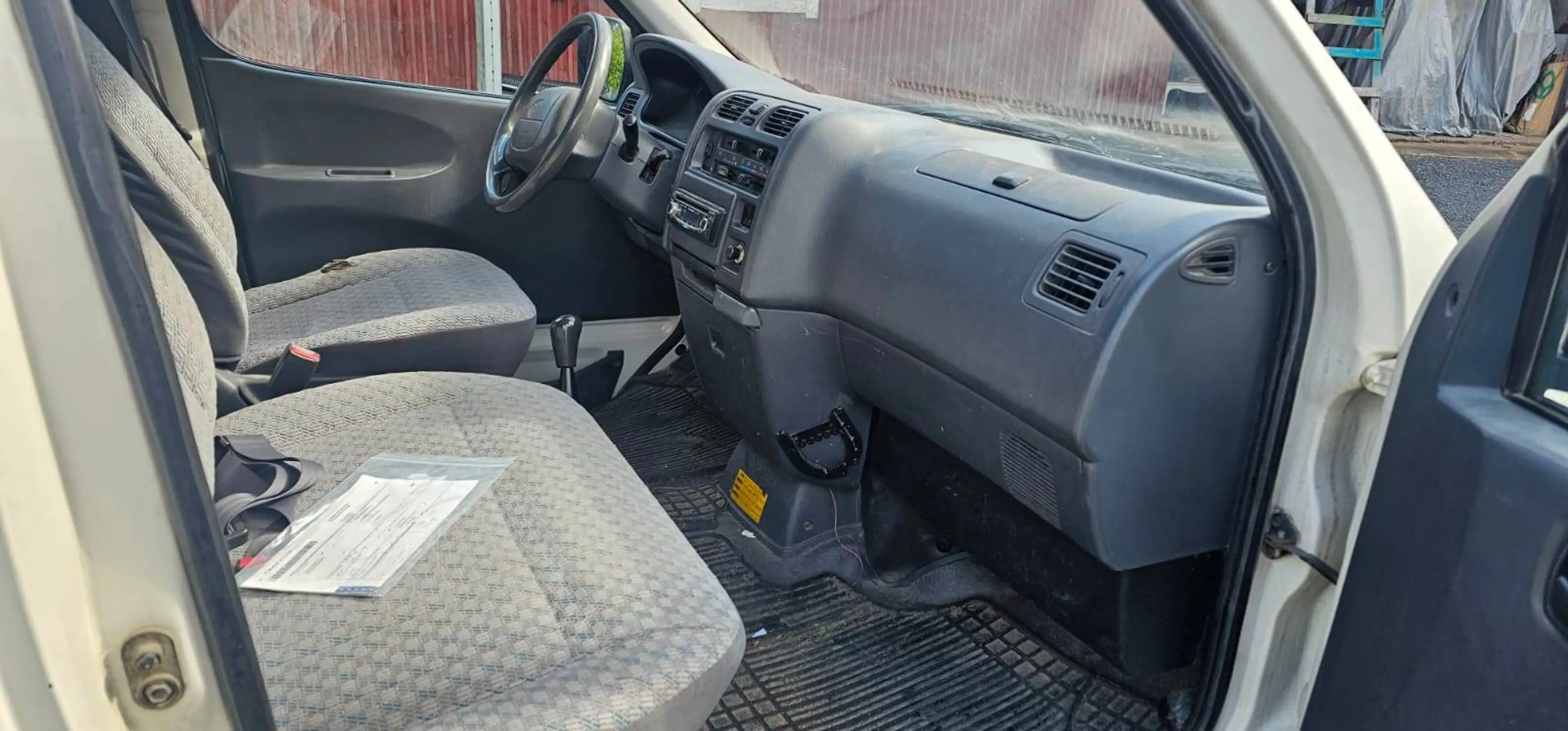 Toyota Hiace HiAce D-4D — photo 6