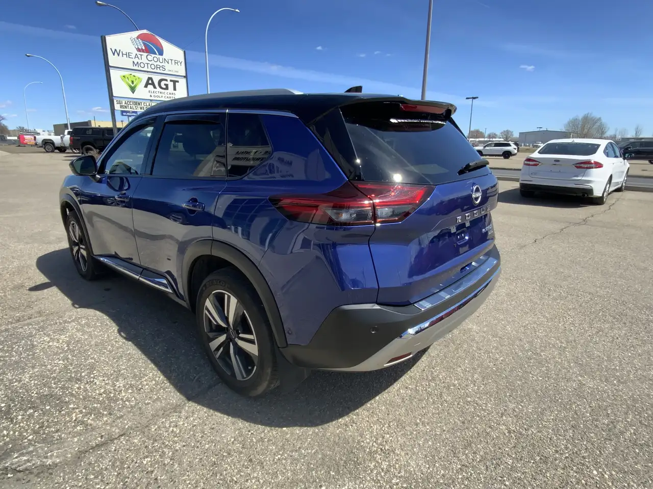 Nissan Rogue снимка Nissan Rogue