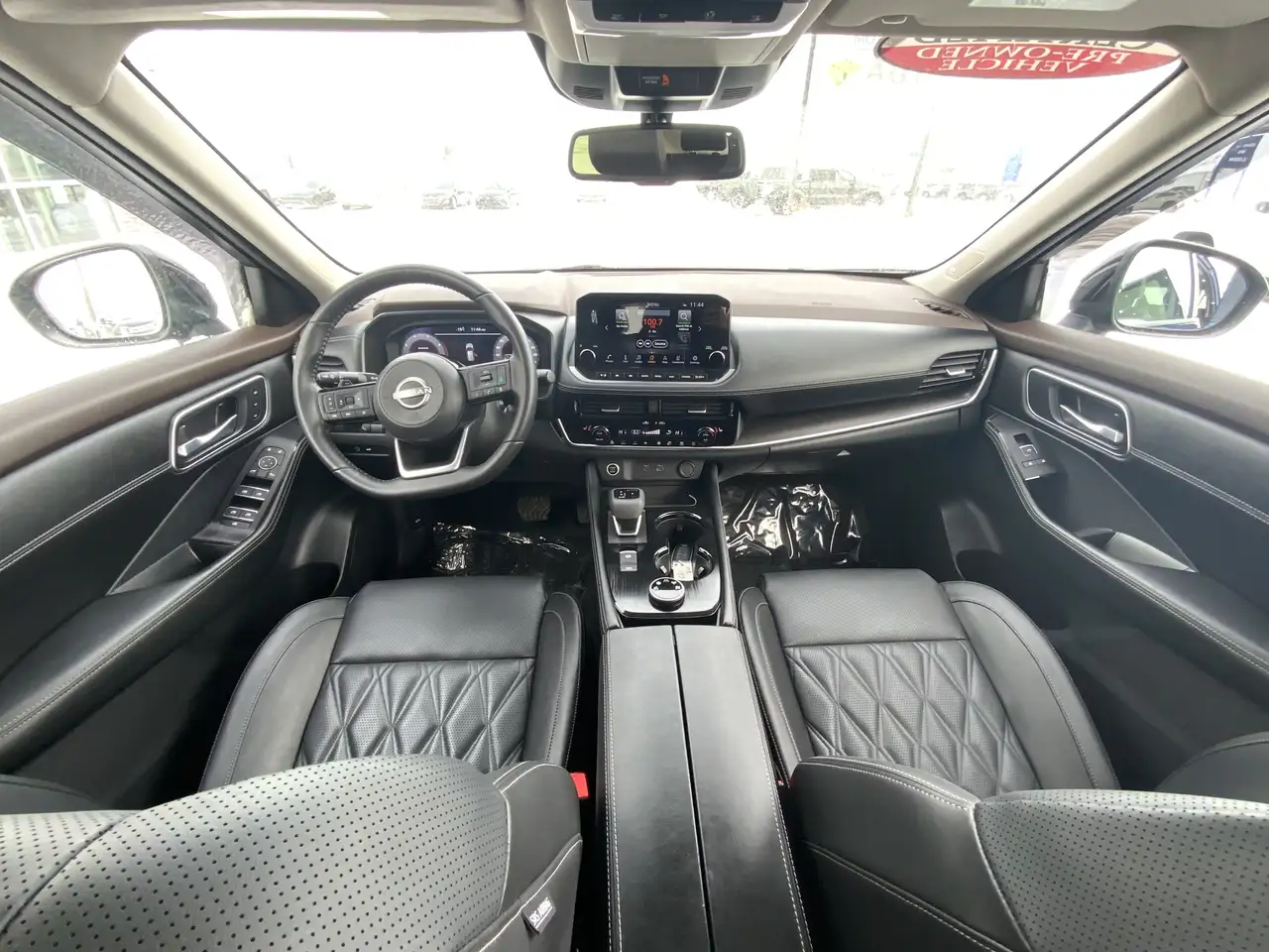 Nissan Rogue снимка Nissan Rogue