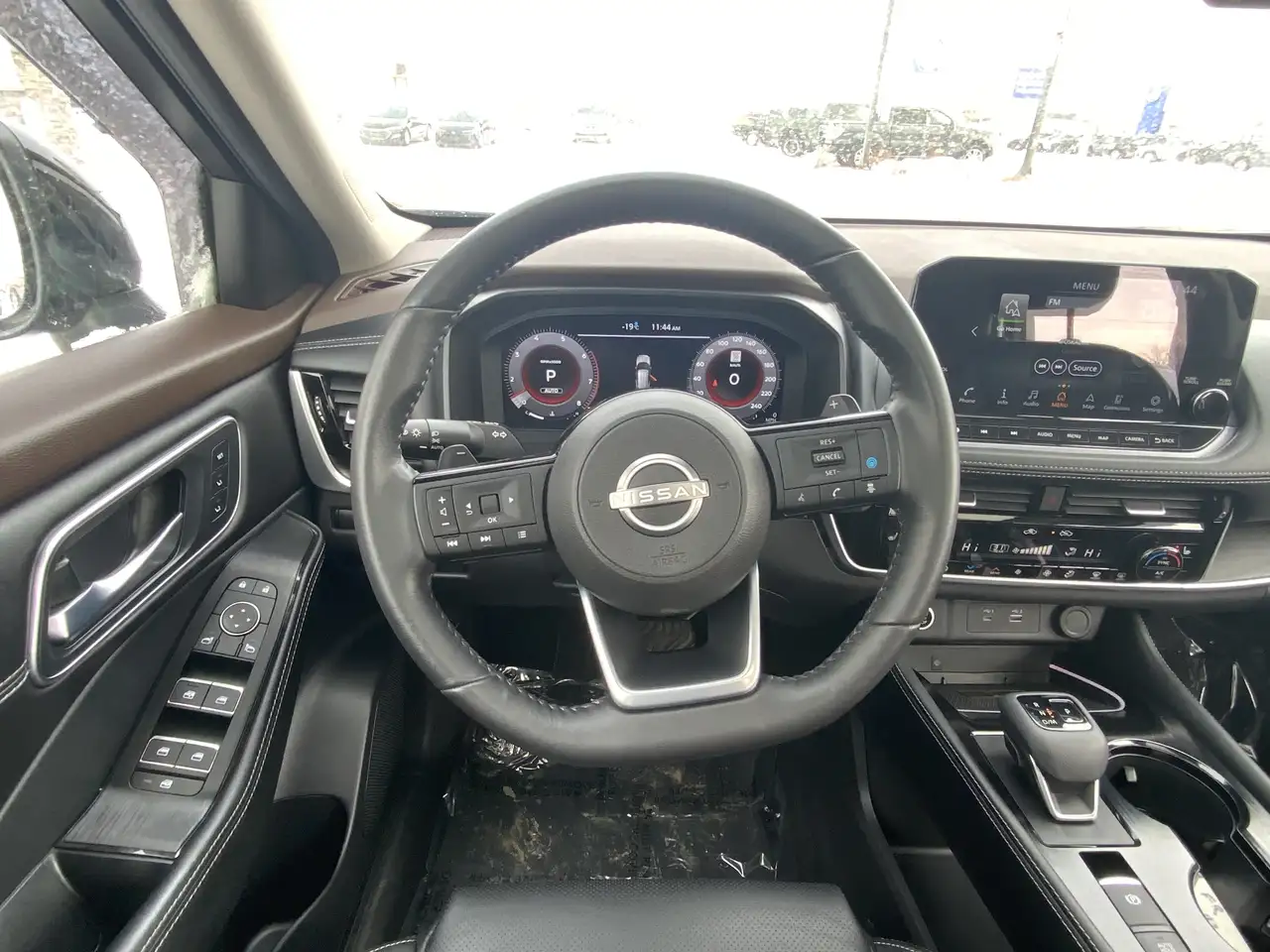 Nissan Rogue снимка Nissan Rogue