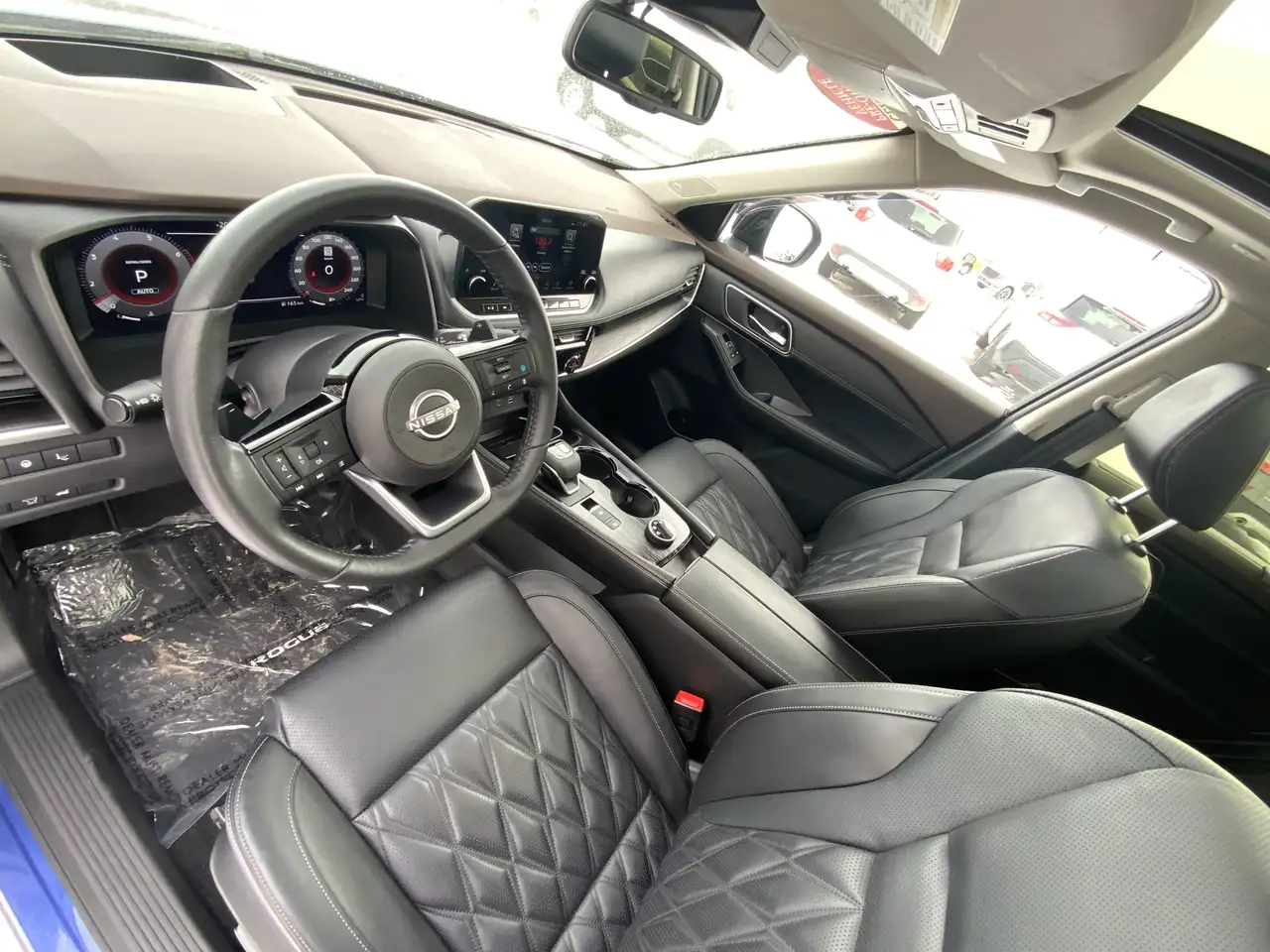 Nissan Rogue снимка Nissan Rogue