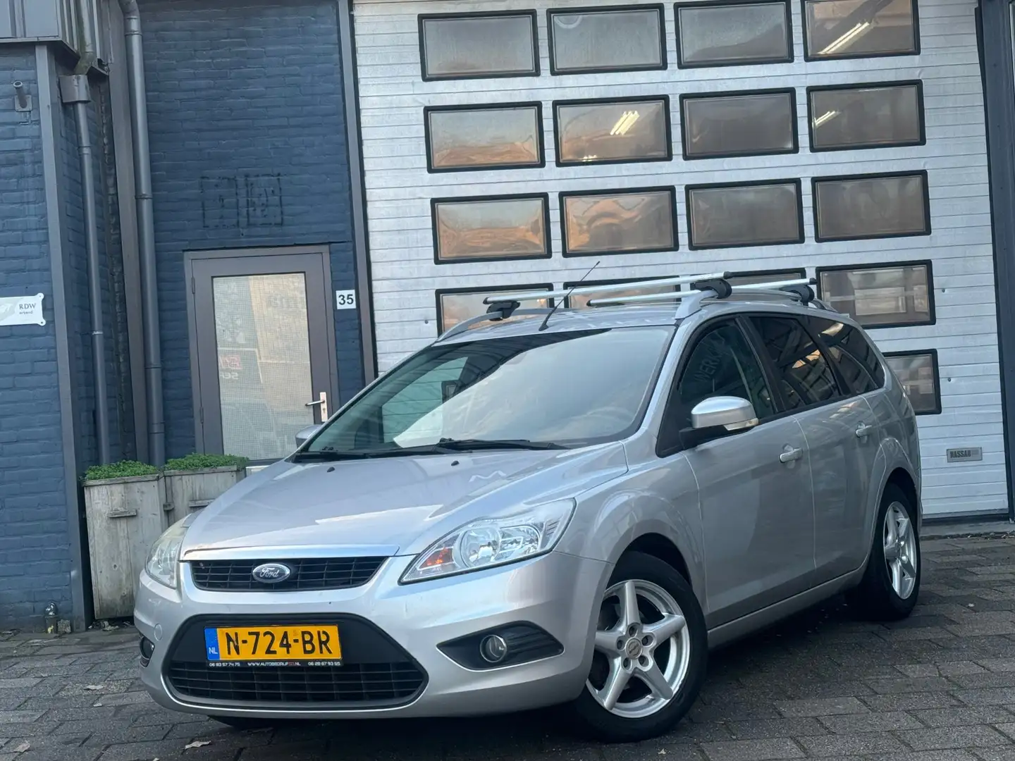 Ford Focus Wagon 1.8 Ghia Flexi Fuel | Elek-Pakket | Airco Grau - 1