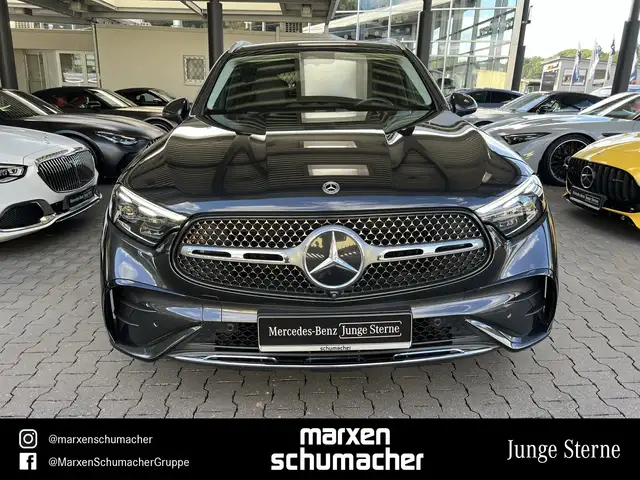 Mercedes-Benz GLC view 2