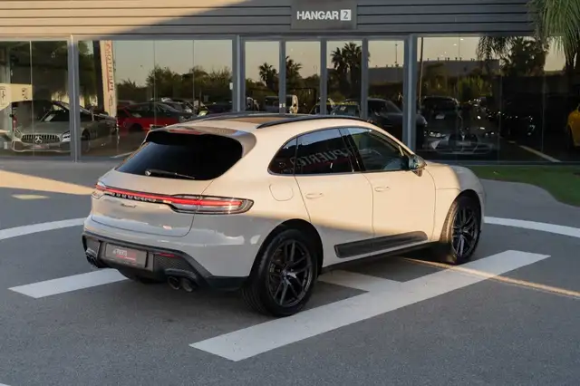 Porsche Macan view 6