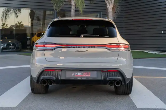 Porsche Macan view 5
